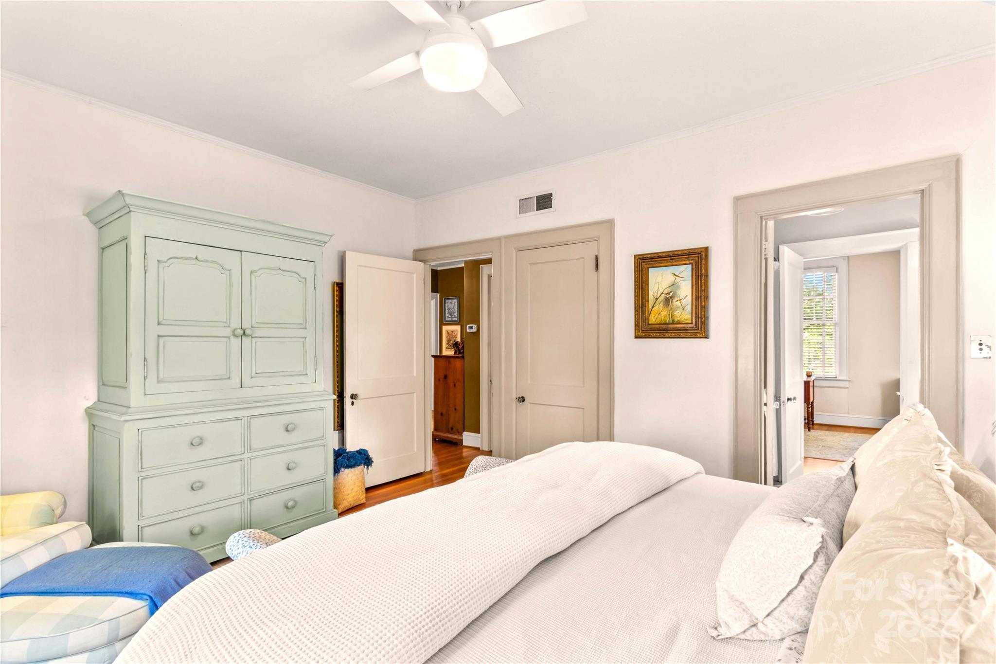 712 N Center Street Property Photo 23