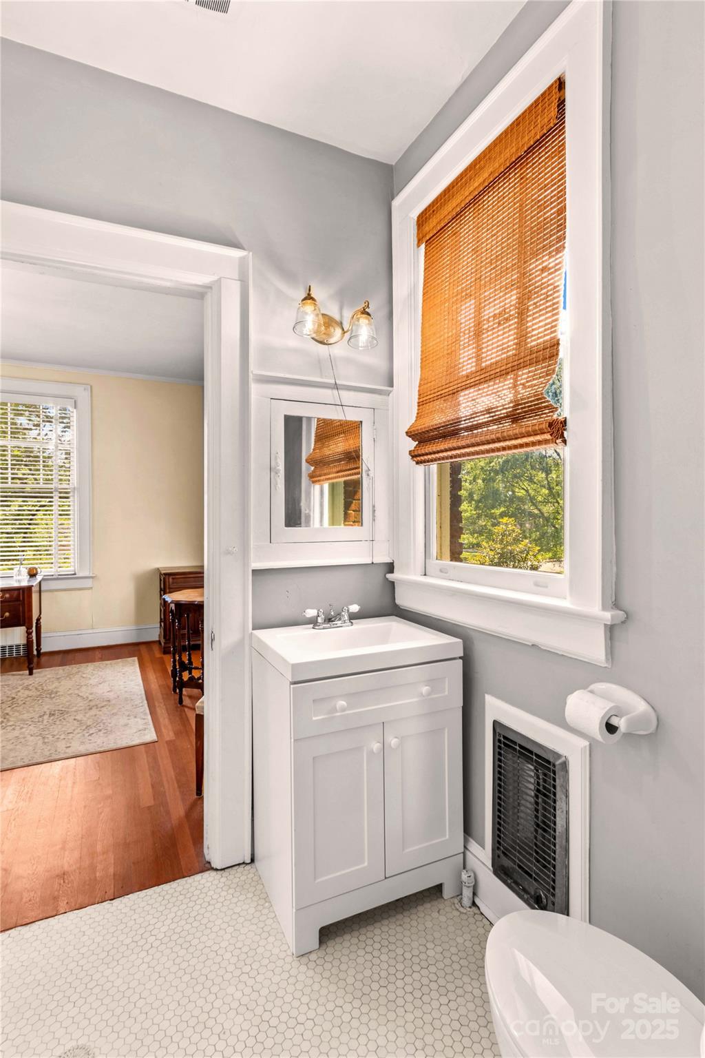 712 N Center Street Property Photo 24