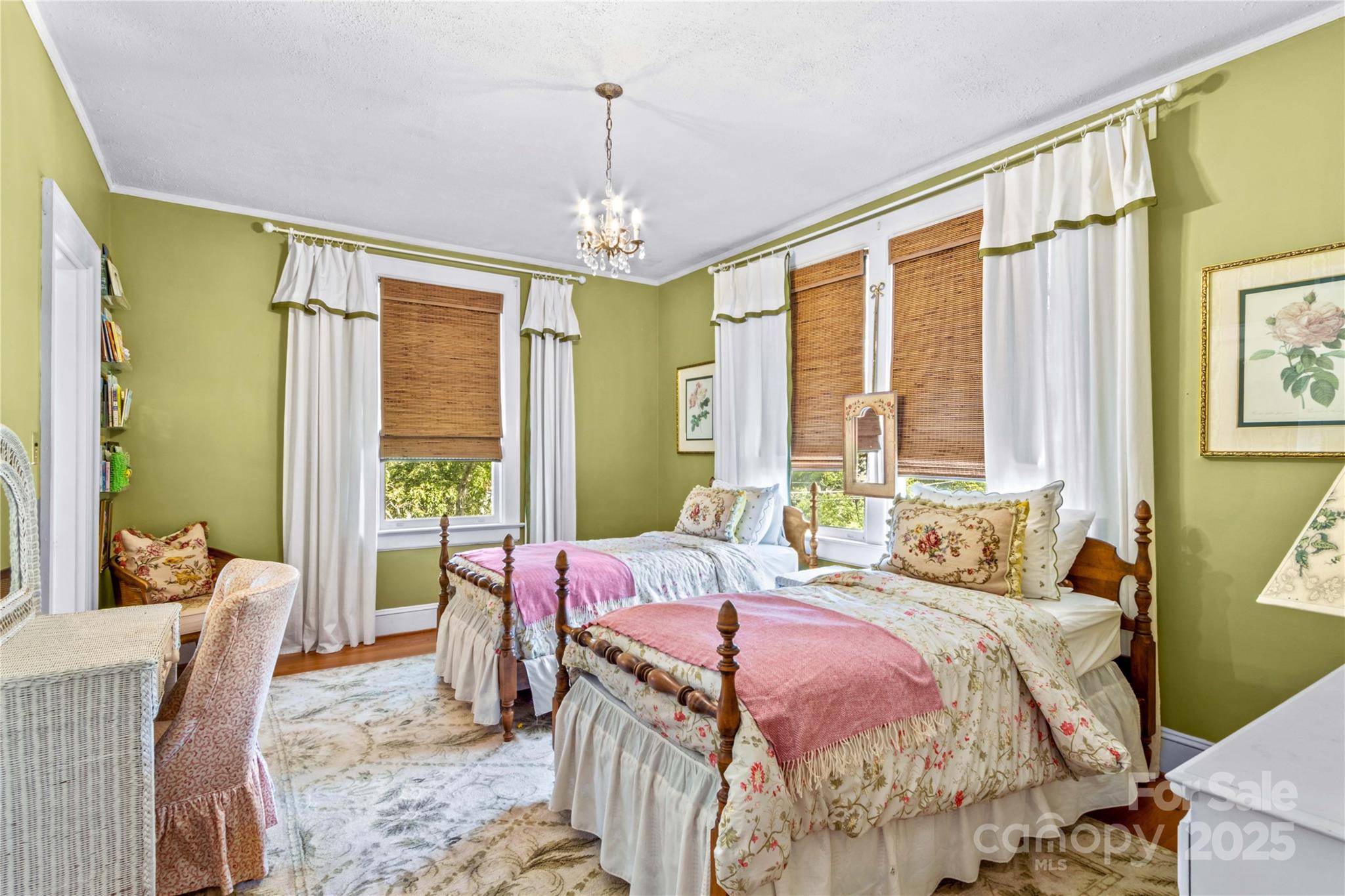 712 N Center Street Property Photo 27