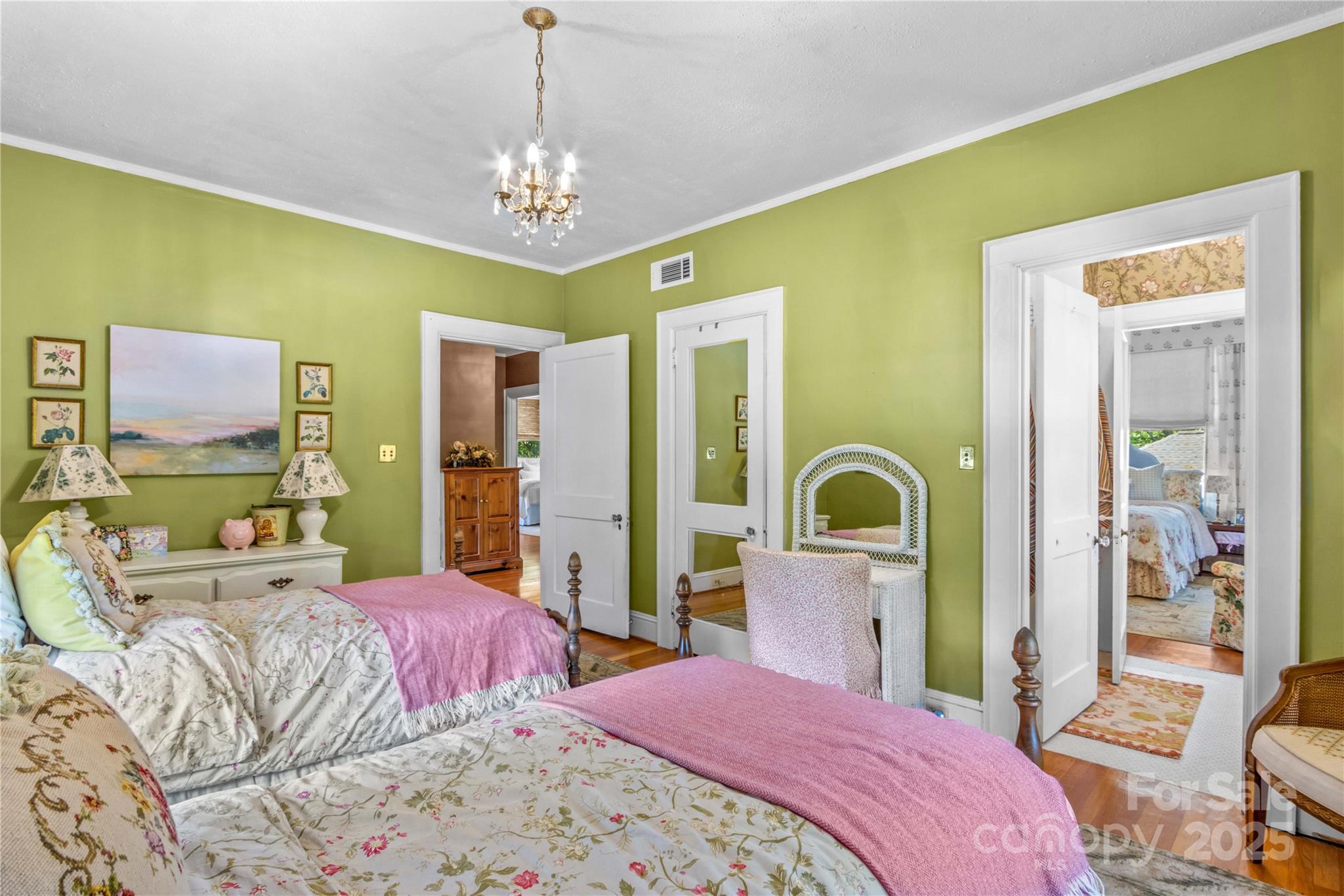 712 N Center Street Property Photo 28