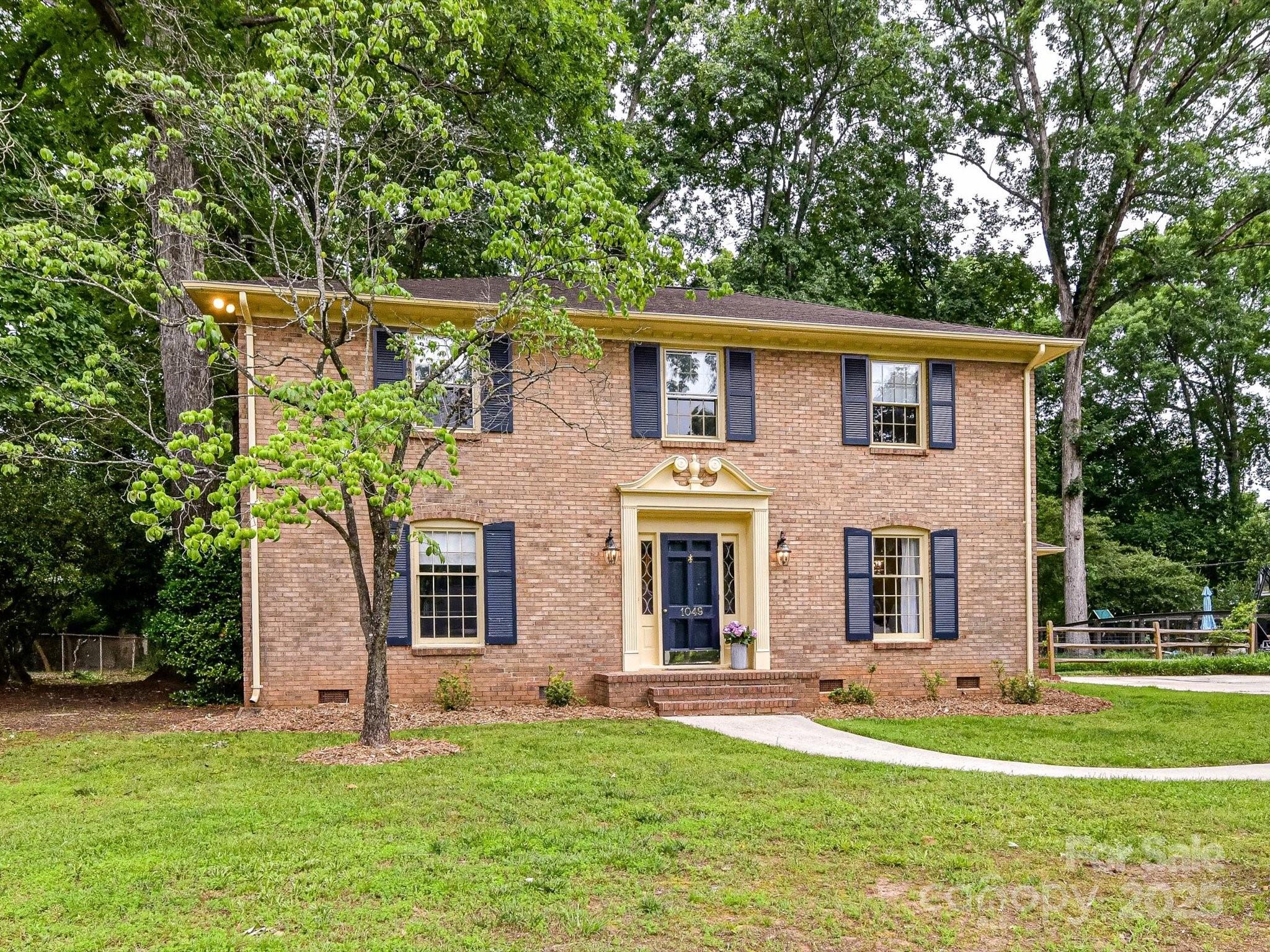 1049 Regency Drive Property Photo 1