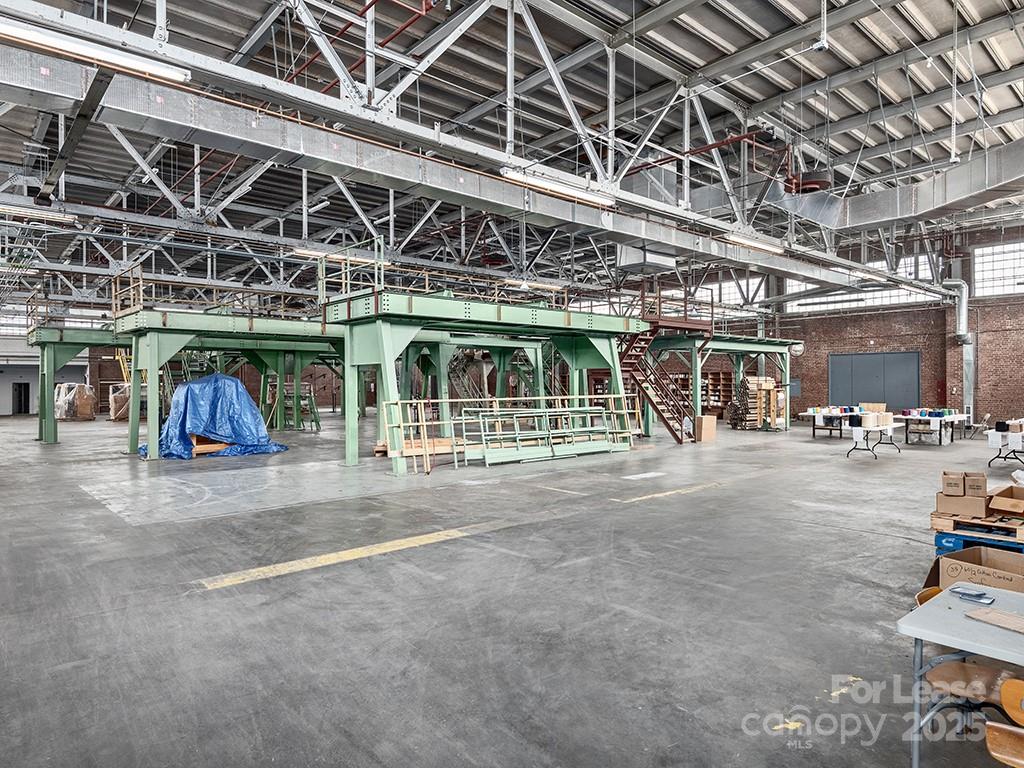 701 Oriole Drive Lease Property Photo 1
