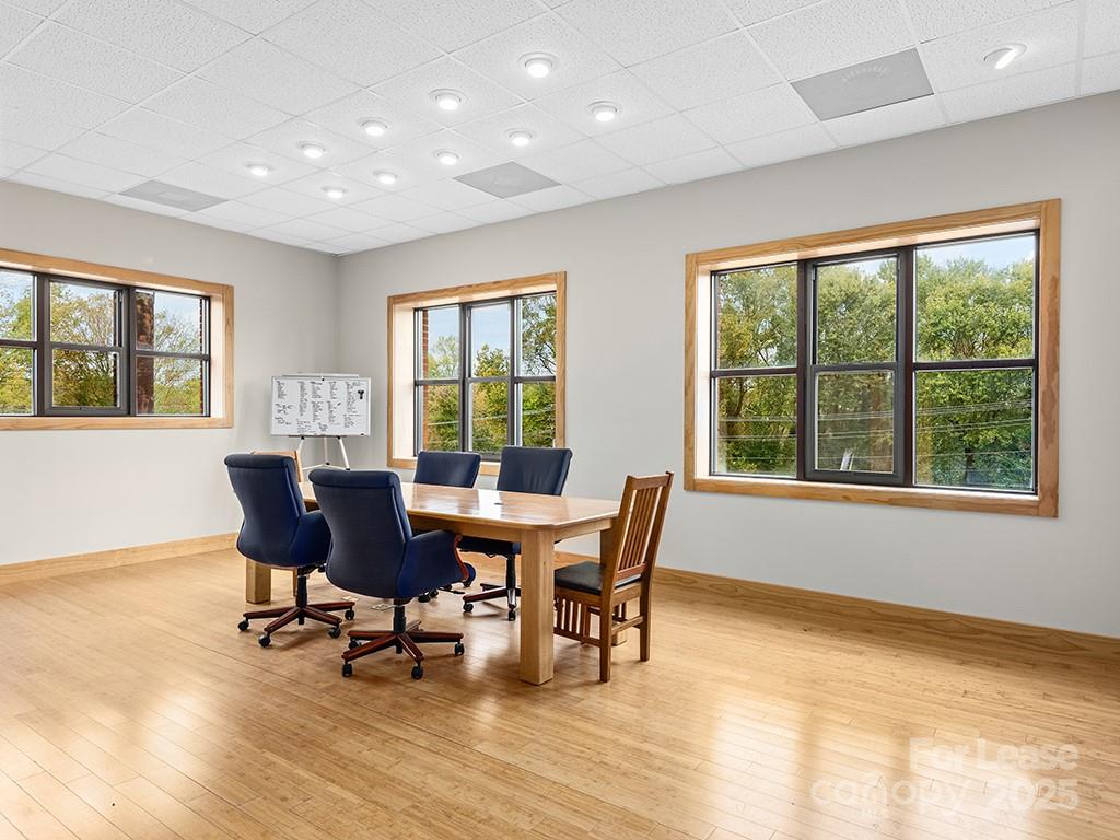 701 Oriole Drive Lease Property Photo 4