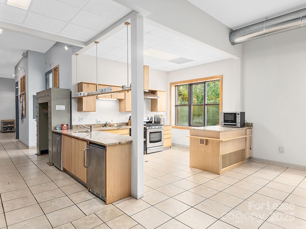 701 Oriole Drive Lease Property Photo 15