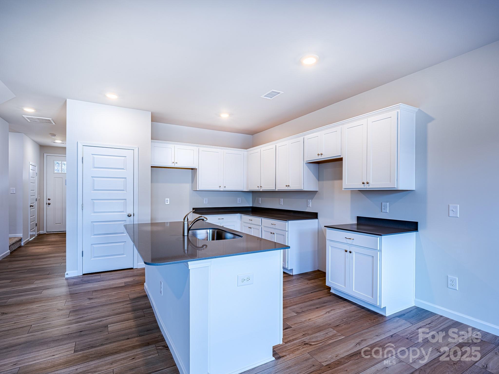 2541 Ruby Dixon Crossing Drive 18 Property Photo 8