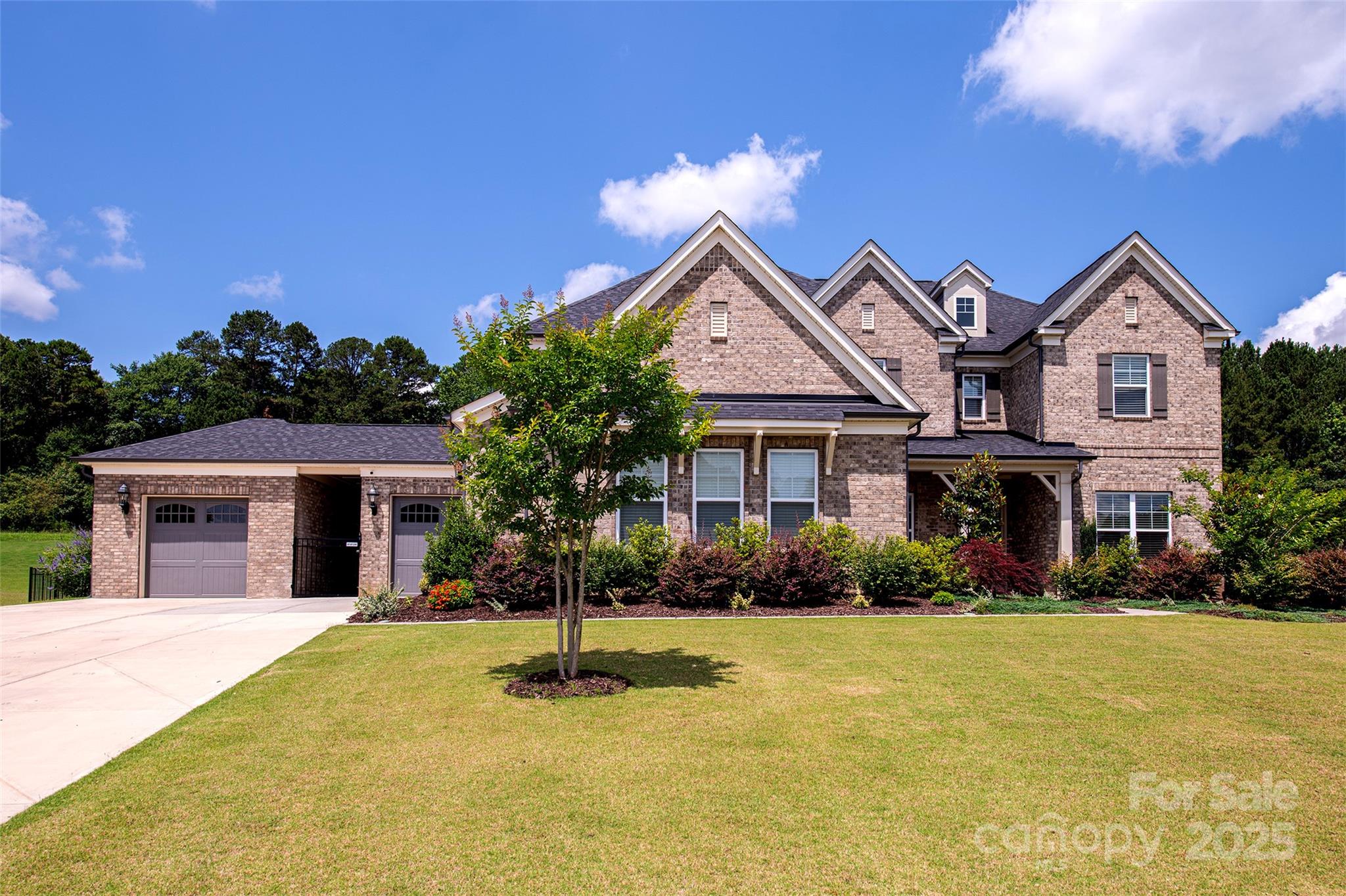 720 Cavesson Way Property Photo 1
