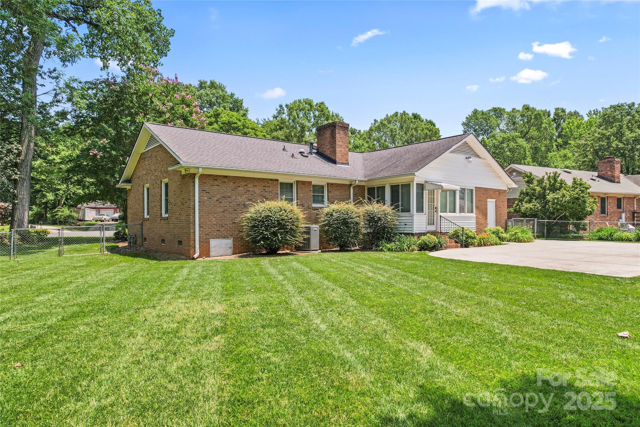 2715 Kennetuck Court Property Photo 2