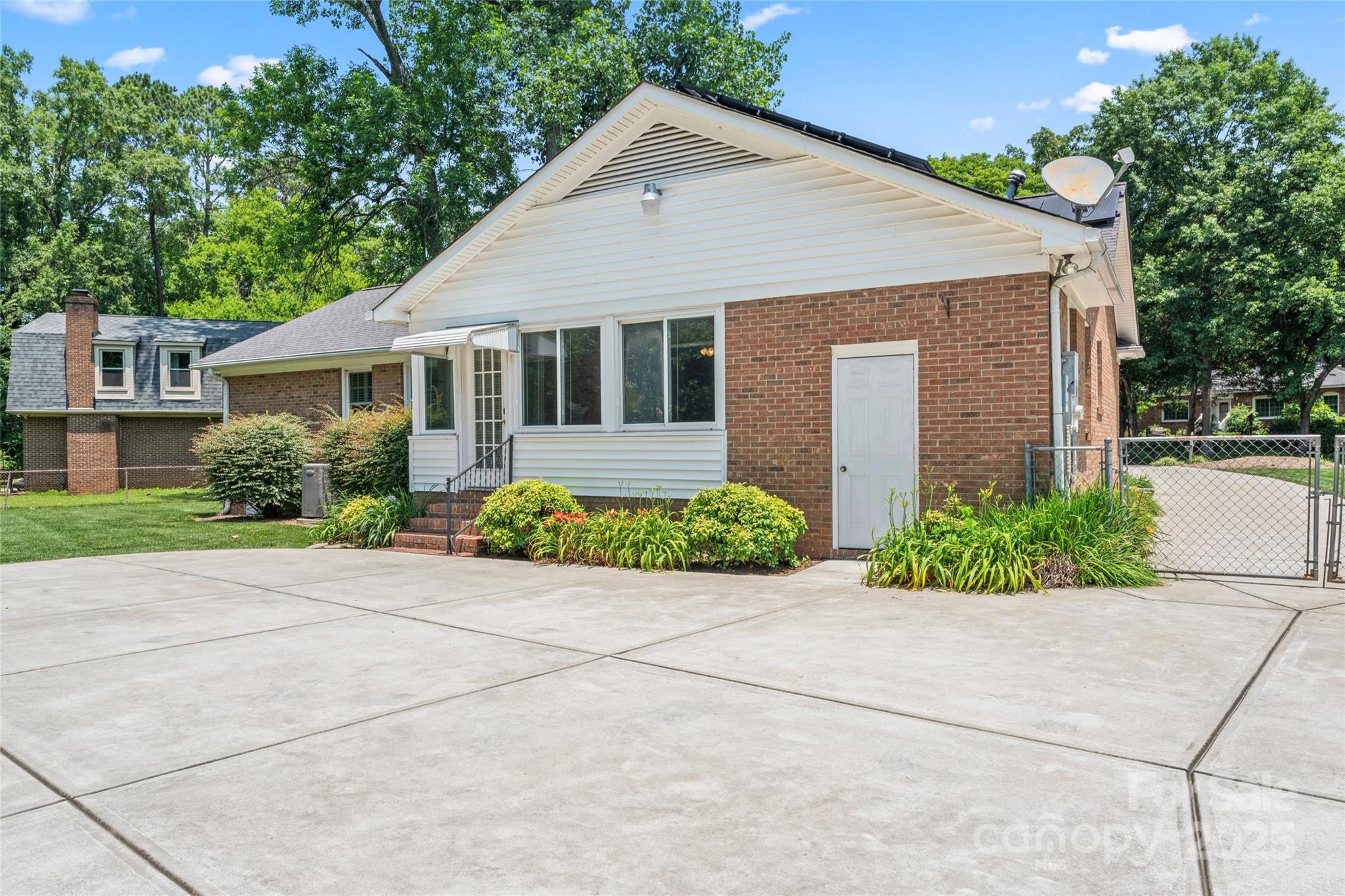 2715 Kennetuck Court Property Photo 32