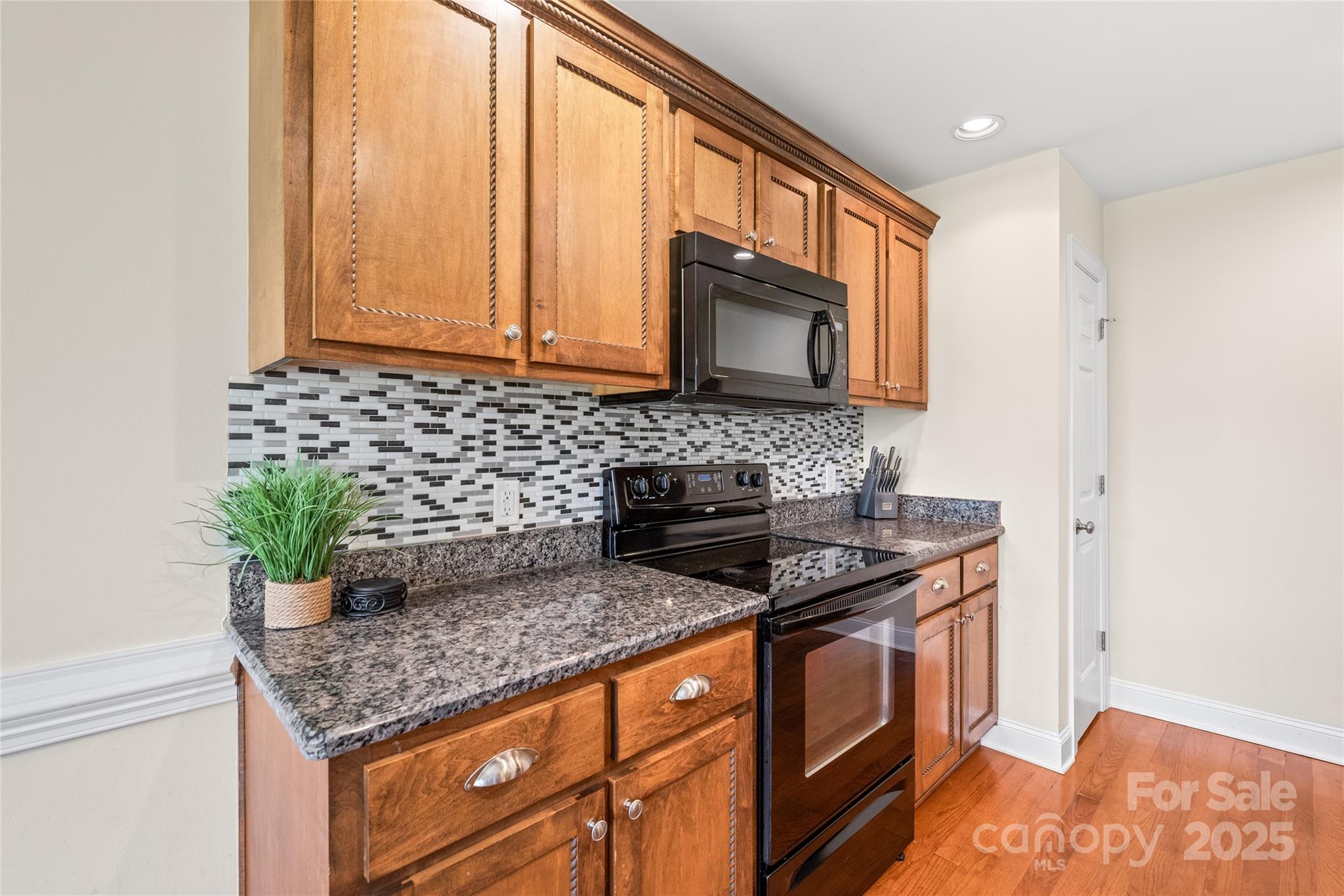 8717 Swift Road Property Photo 6