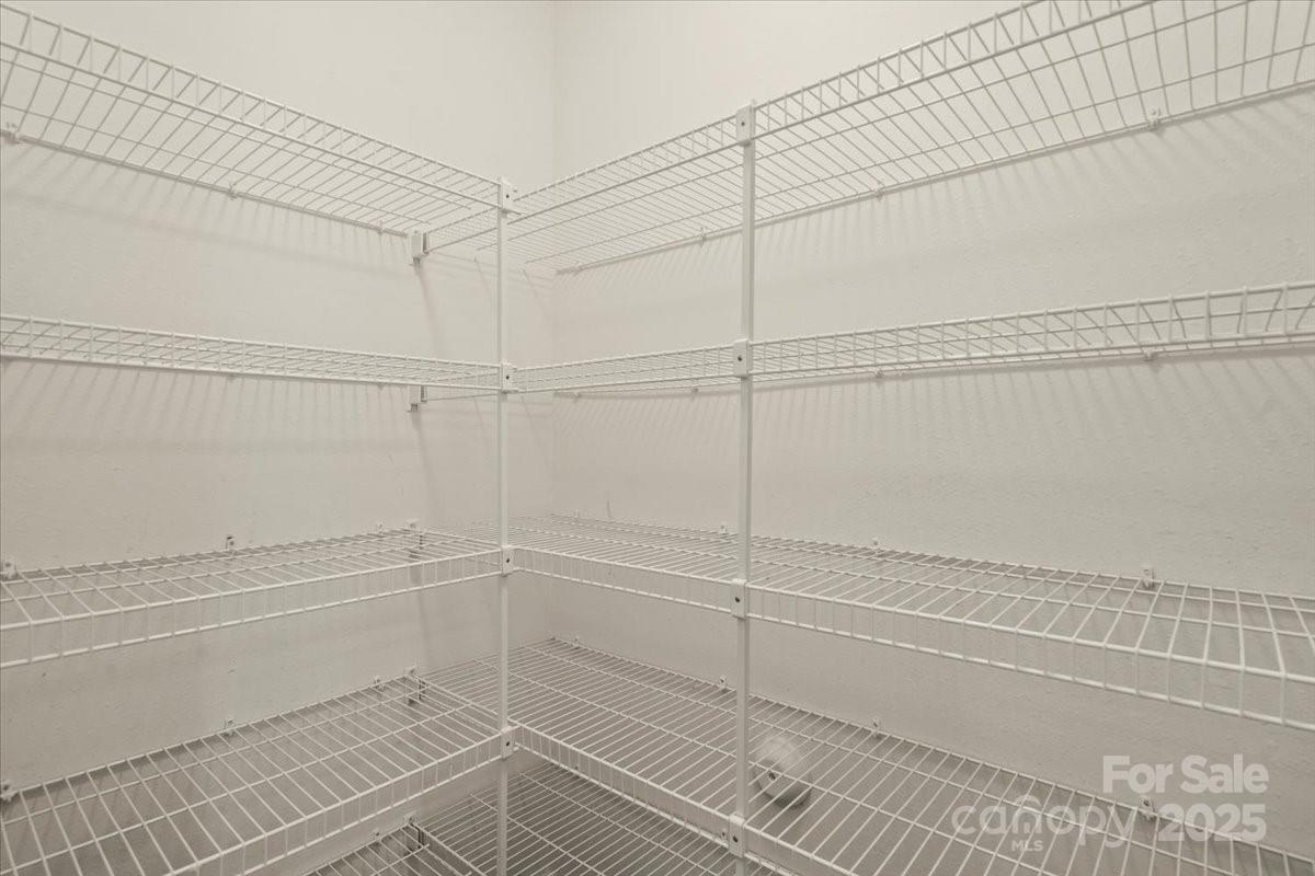 2515 Walnut Forest Drive Property Photo 15