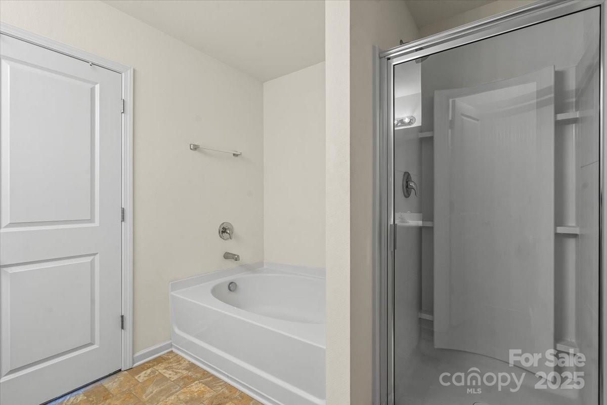 2515 Walnut Forest Drive Property Photo 30