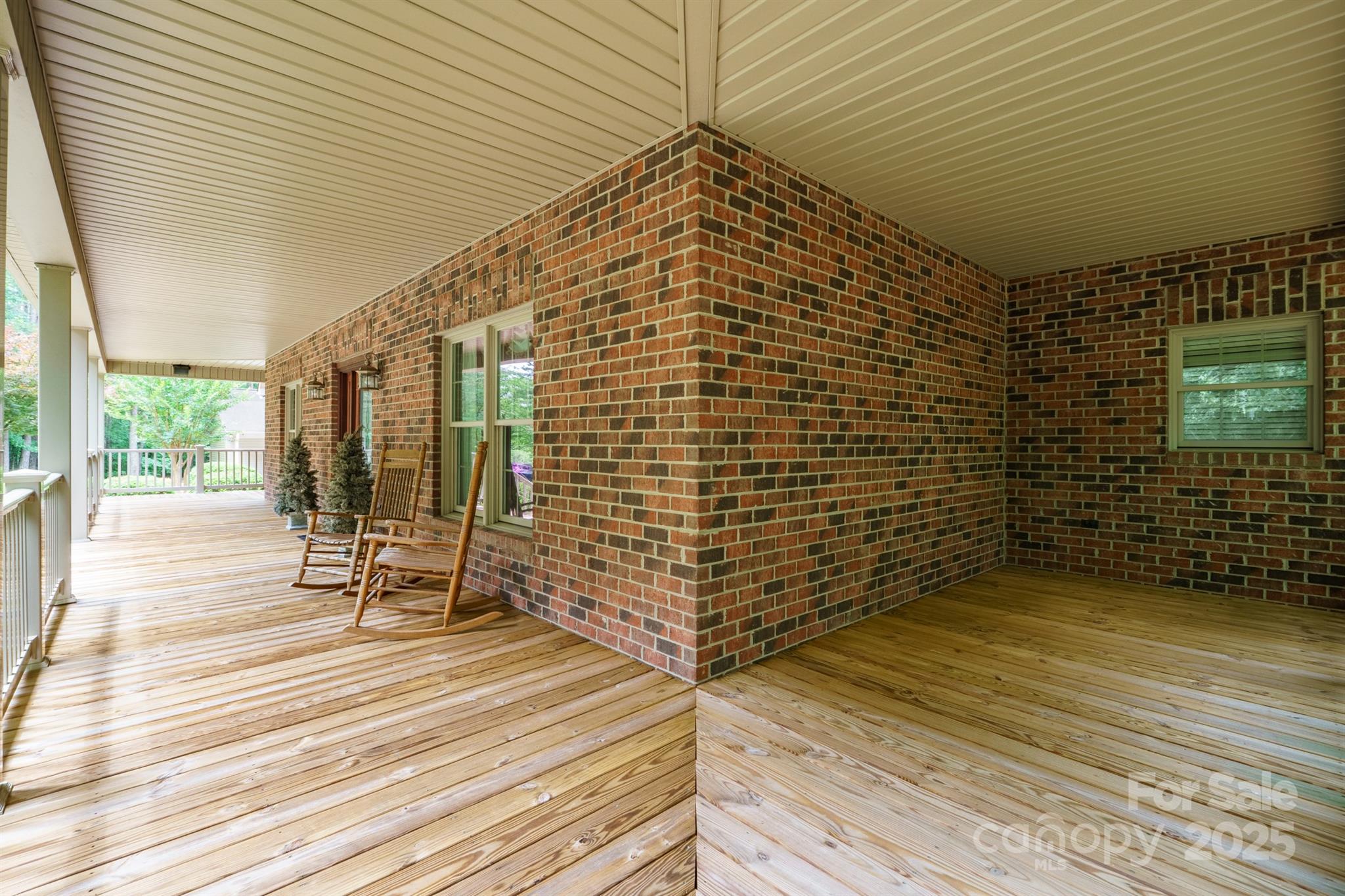 270 North Street Property Photo 8