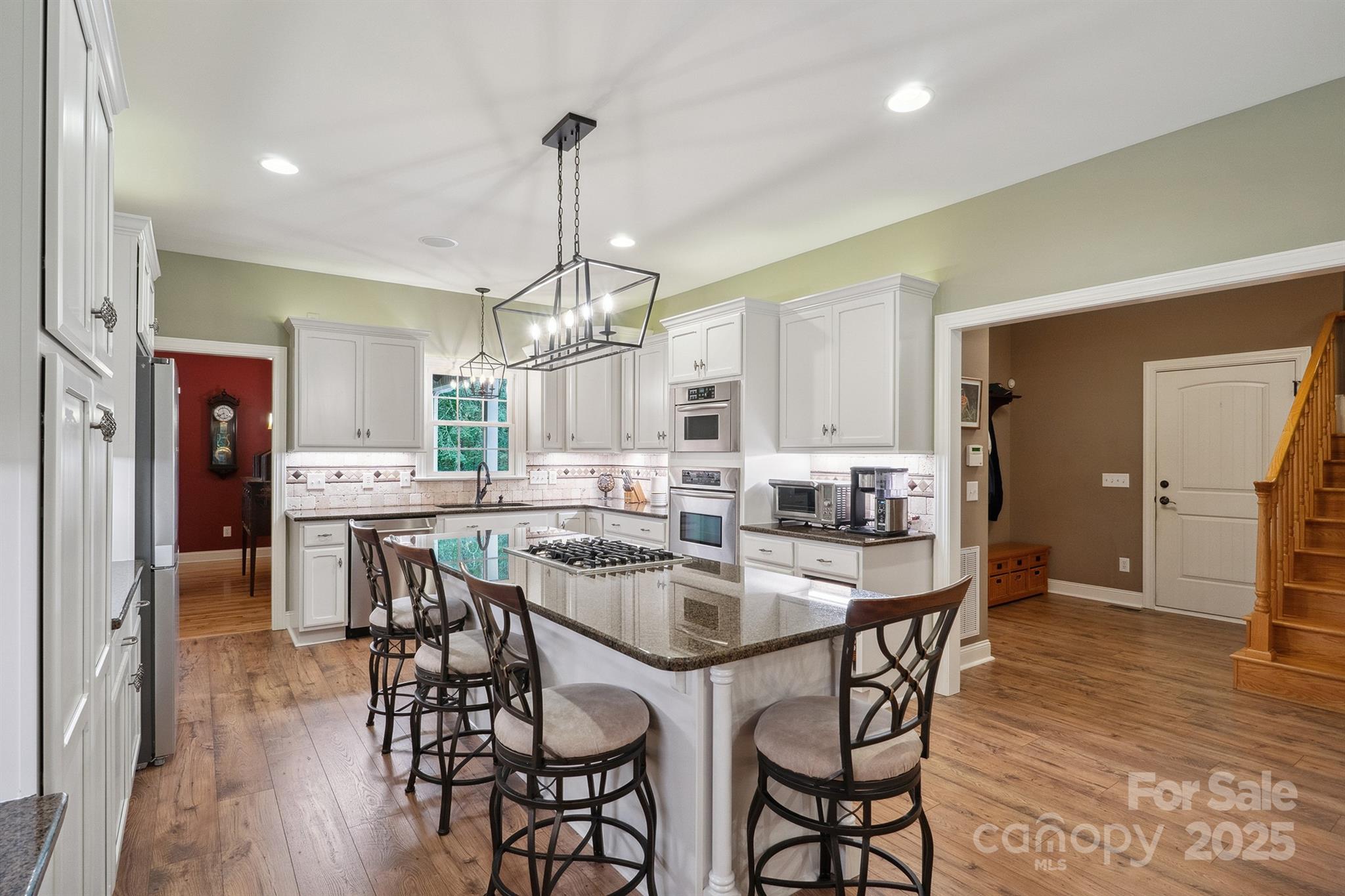 270 North Street Property Photo 23