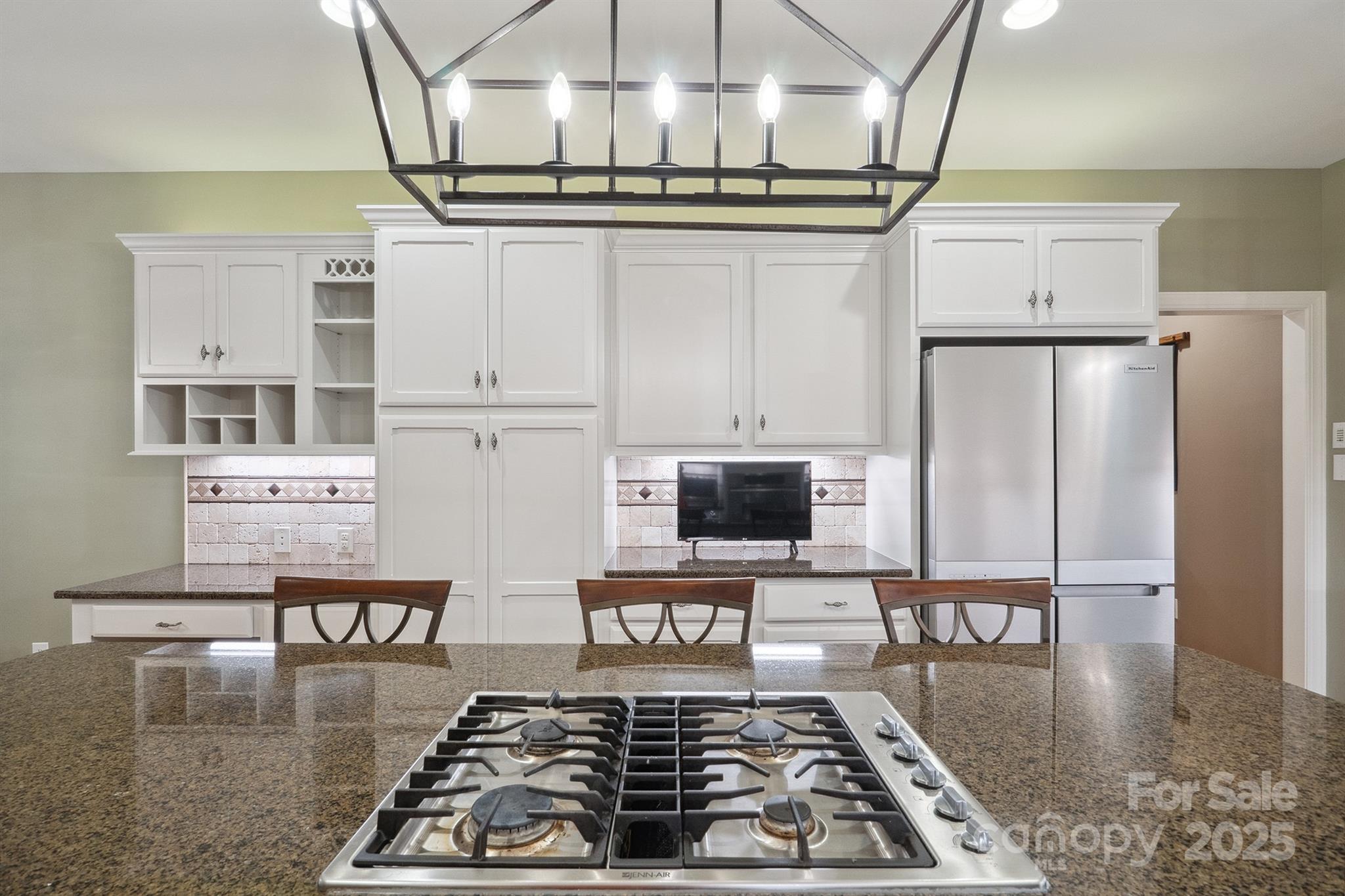 270 North Street Property Photo 24