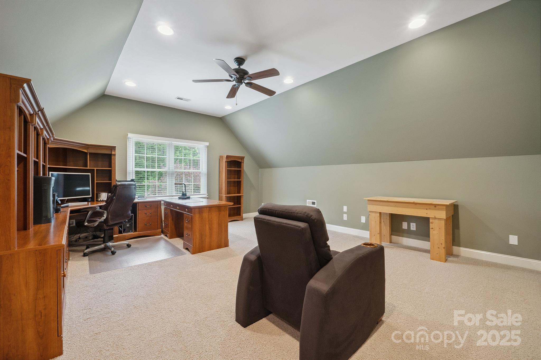 270 North Street Property Photo 33