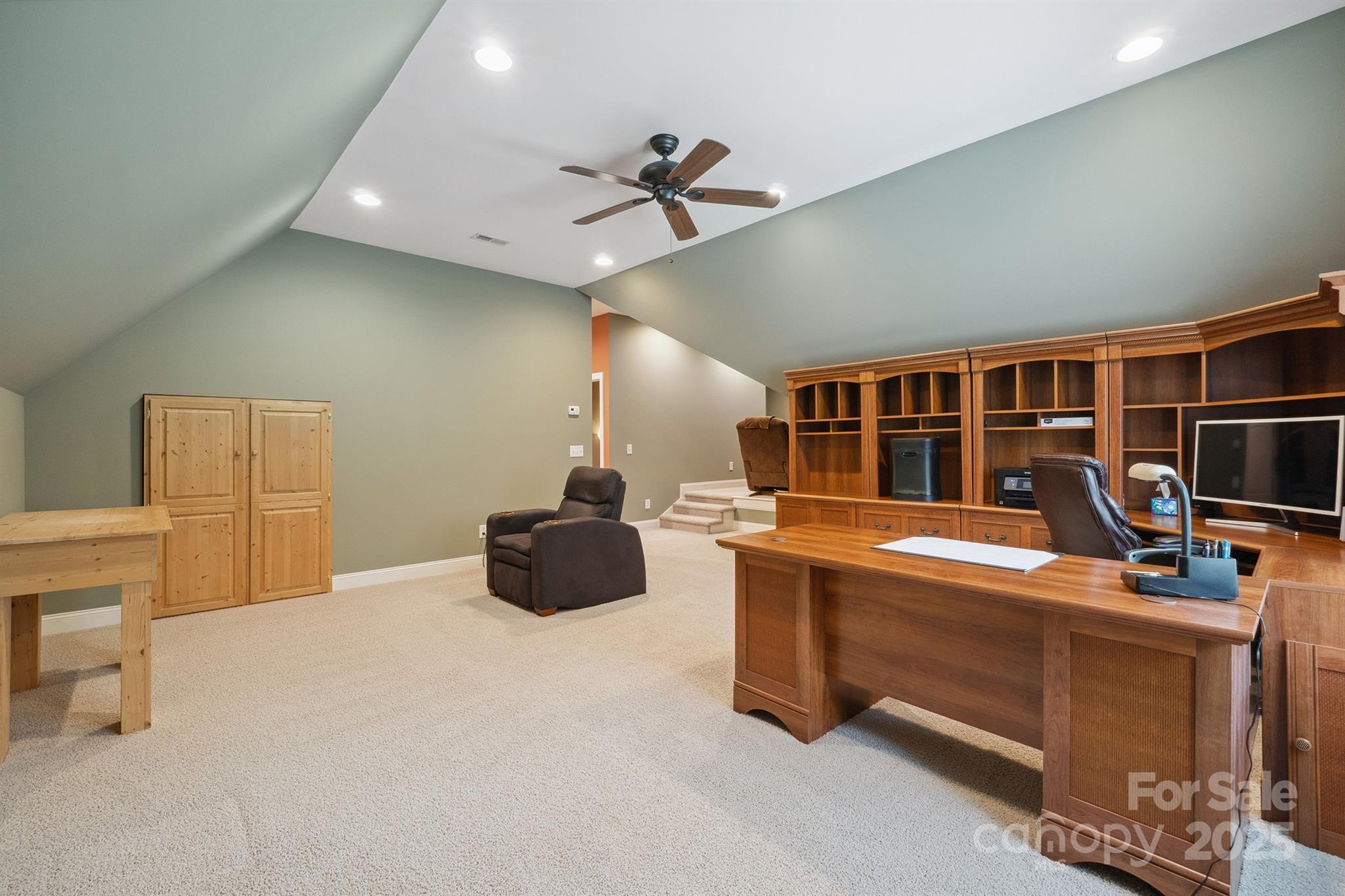 270 North Street Property Photo 34