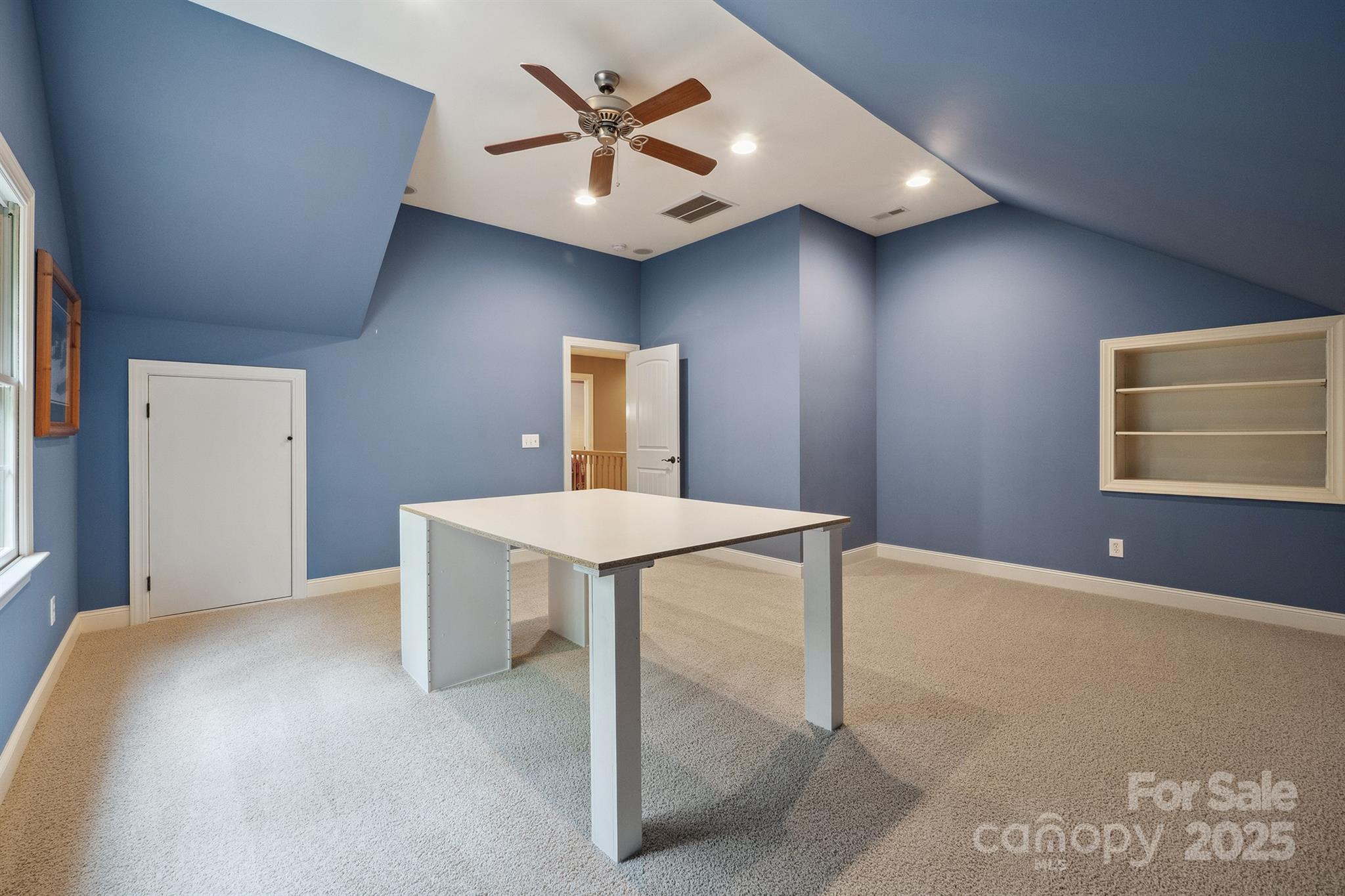 270 North Street Property Photo 36