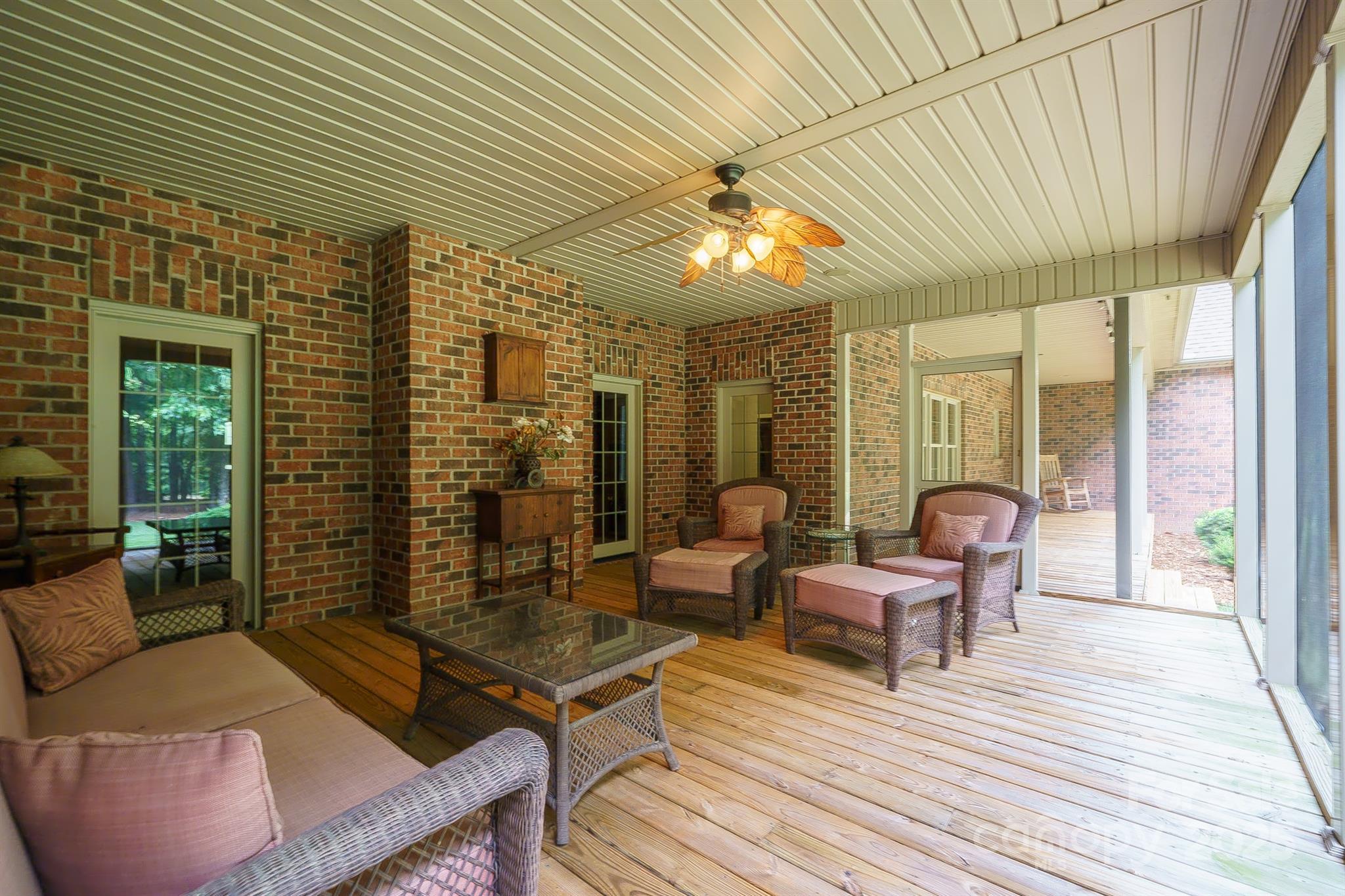 270 North Street Property Photo 44