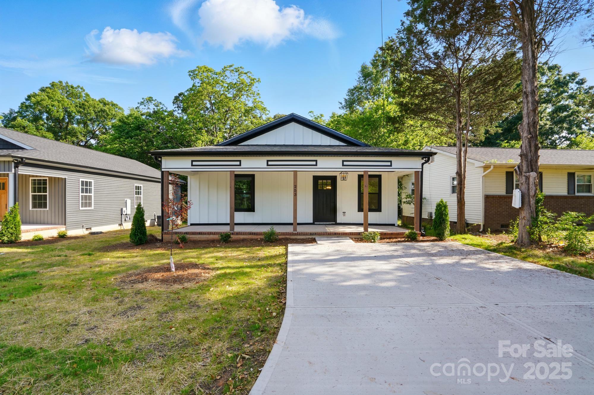 253 Hall Avenue Property Photo 1