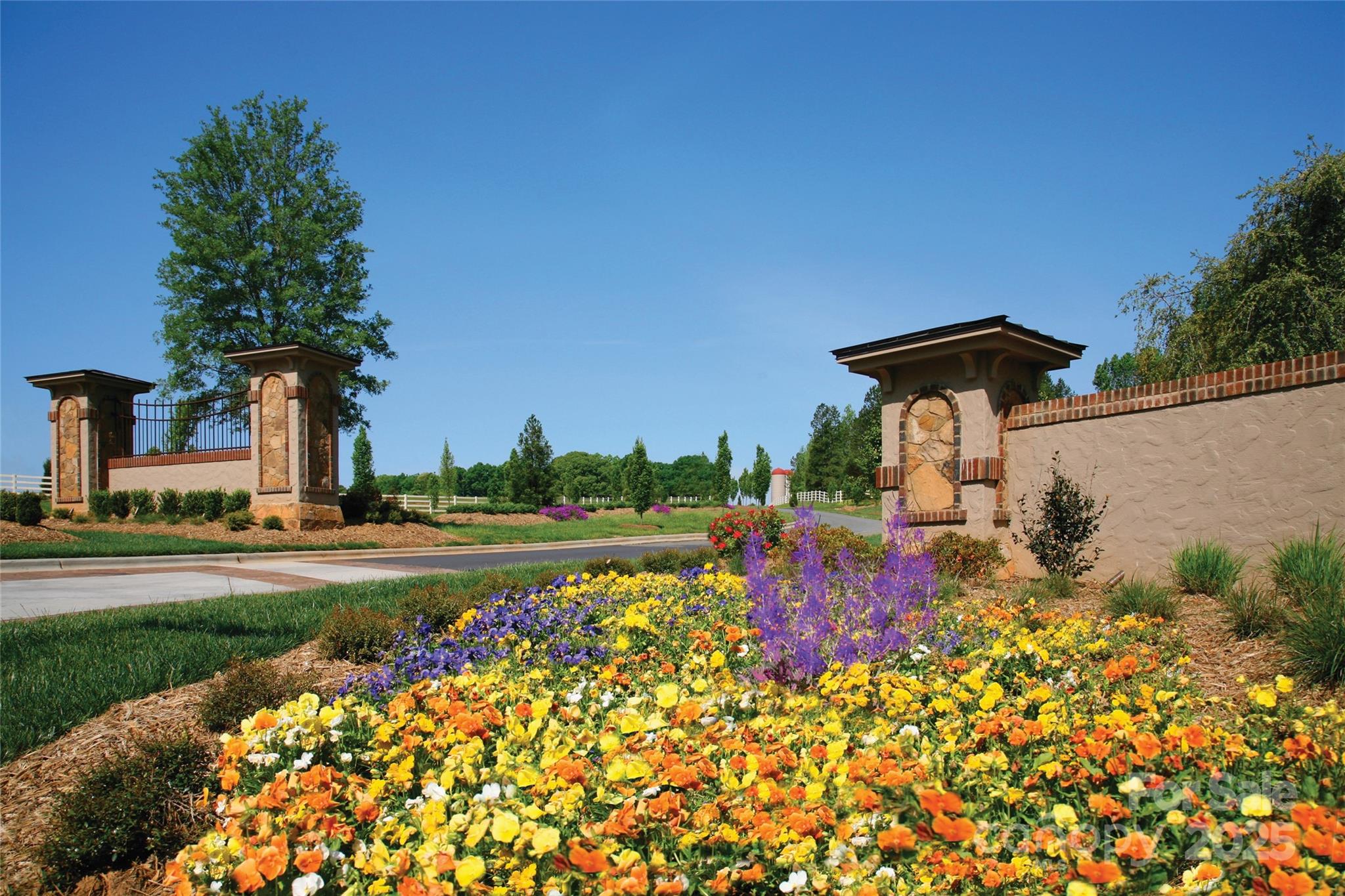 2336 Salute Boulevard Property Photo 2