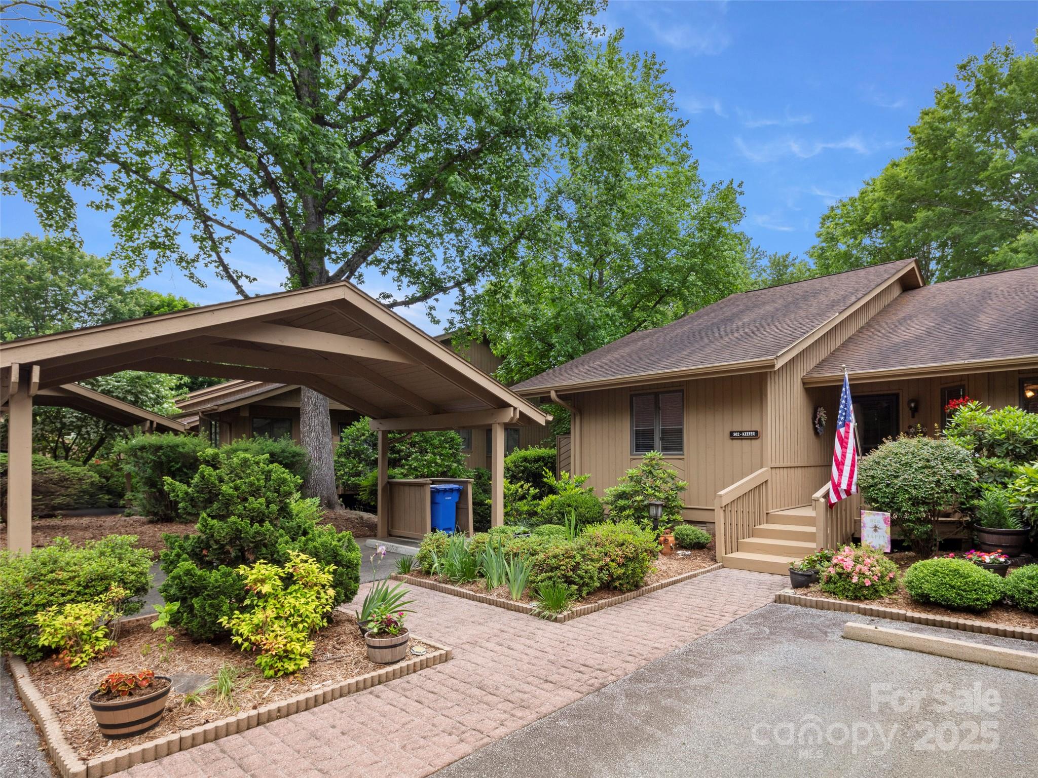 502 Spanish Oak Lane Property Photo 1
