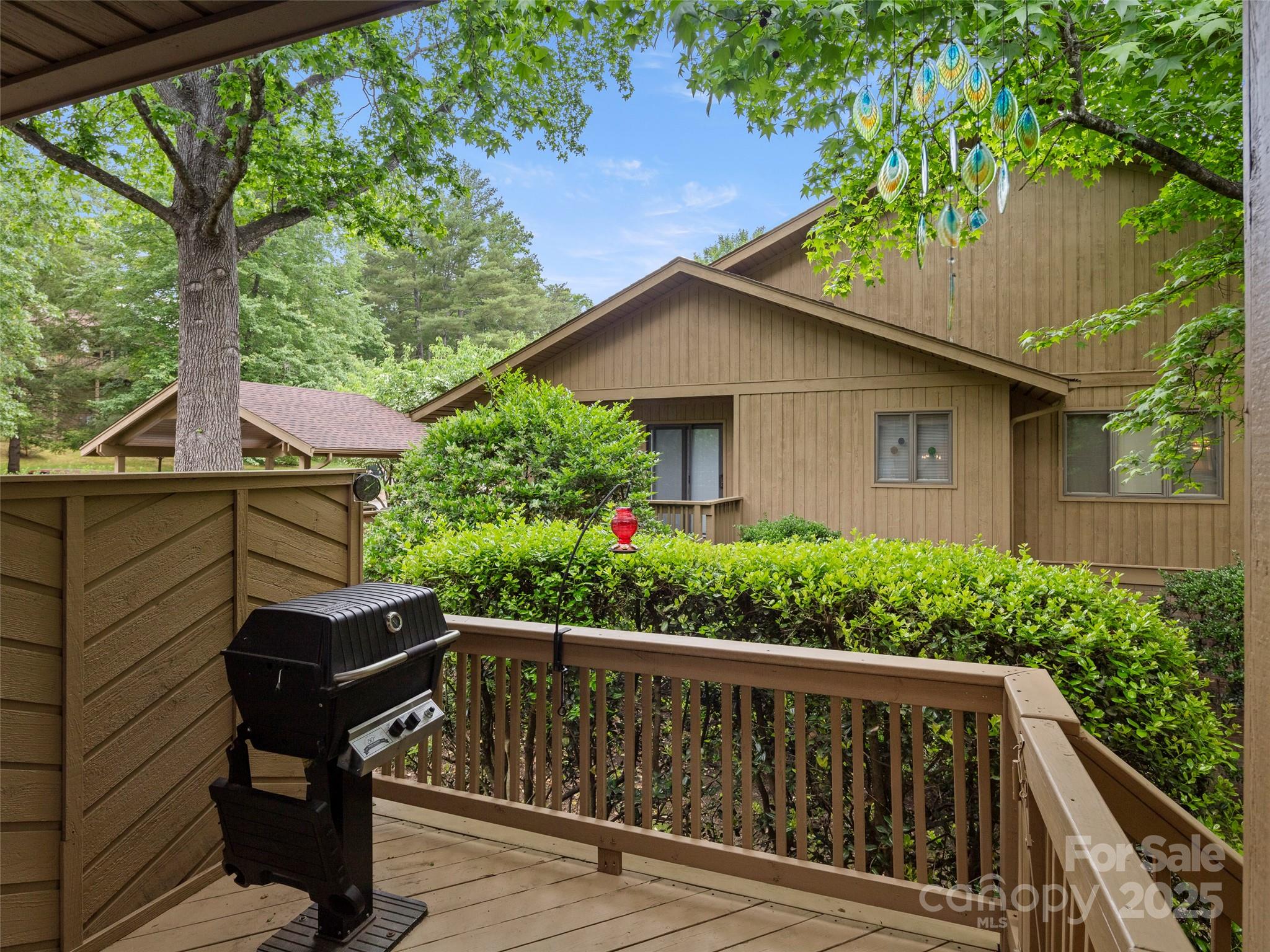 502 Spanish Oak Lane Property Photo 4