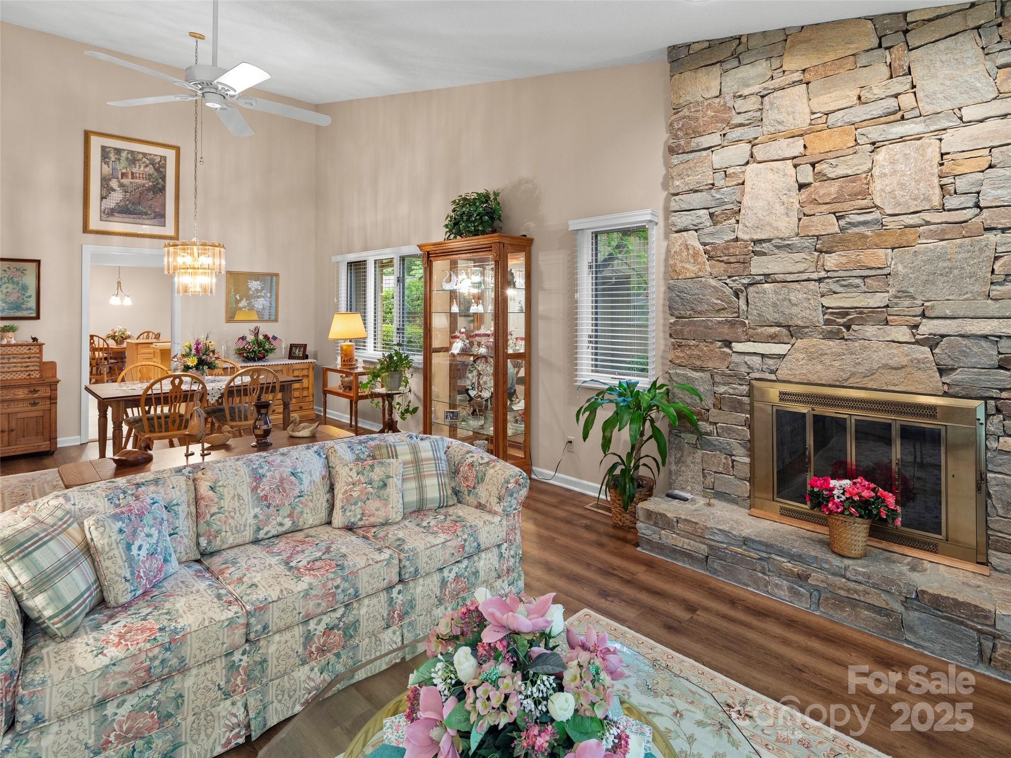 502 Spanish Oak Lane Property Photo 8