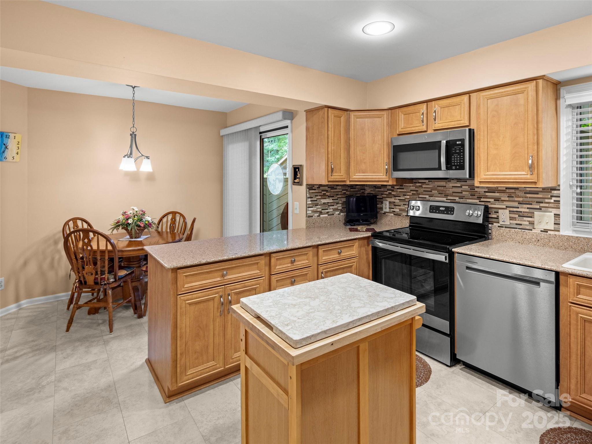 502 Spanish Oak Lane Property Photo 12