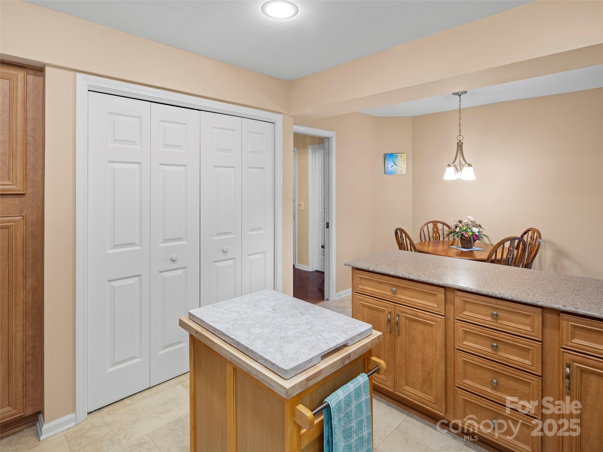 502 Spanish Oak Lane Property Photo 14