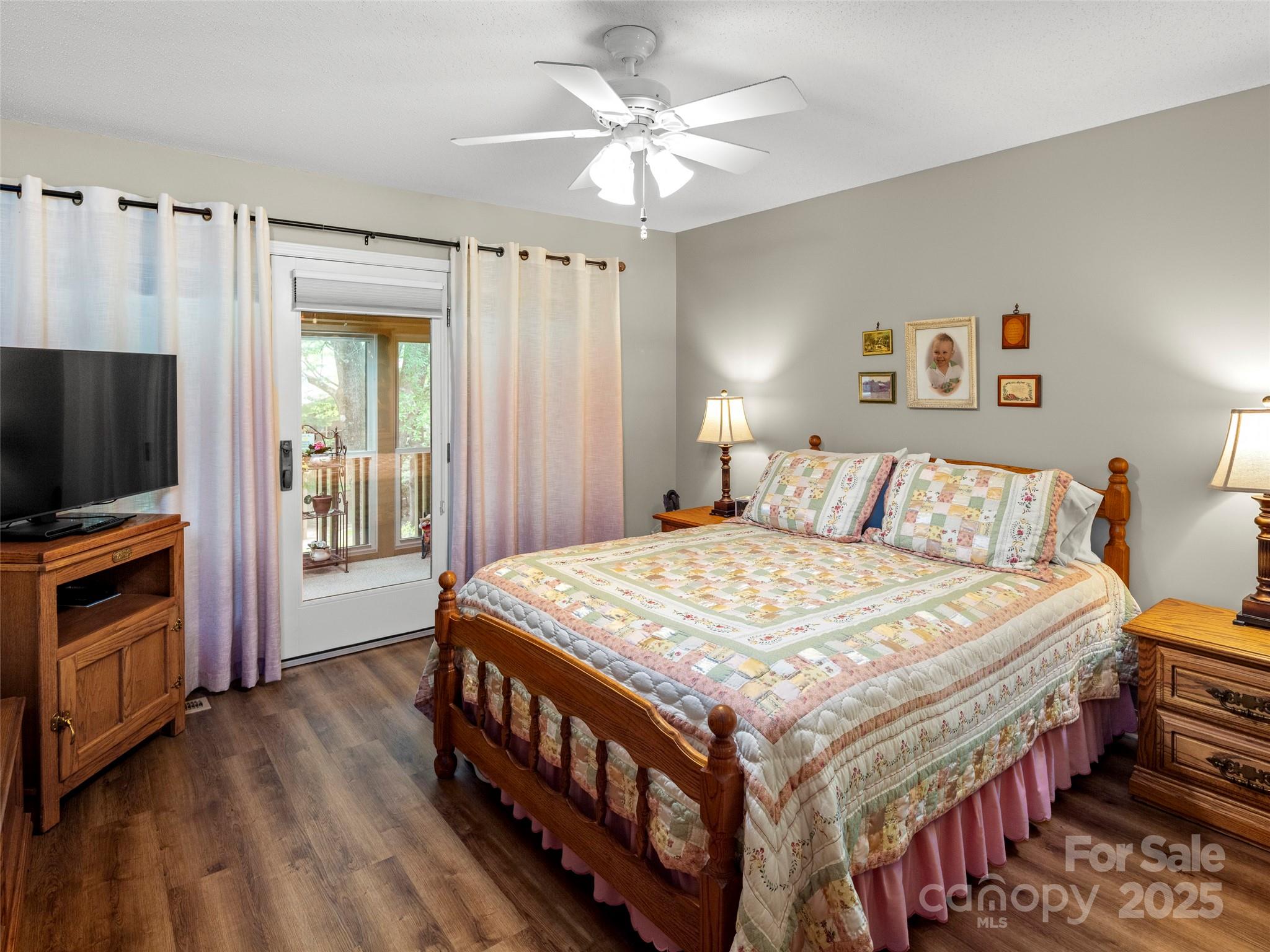 502 Spanish Oak Lane Property Photo 18