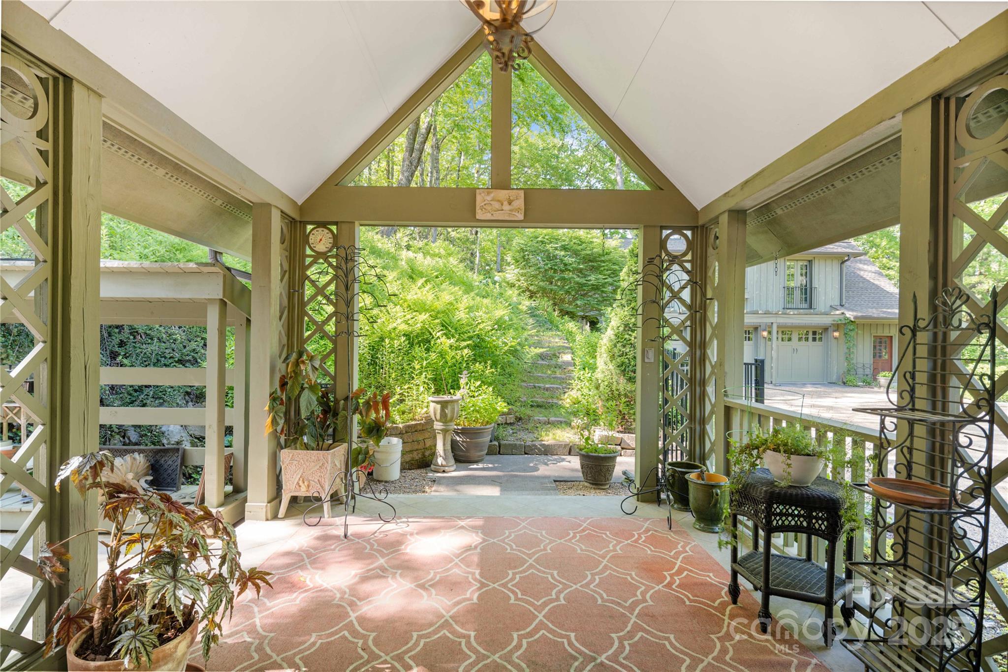 362 Wonderland Trail Property Photo 9