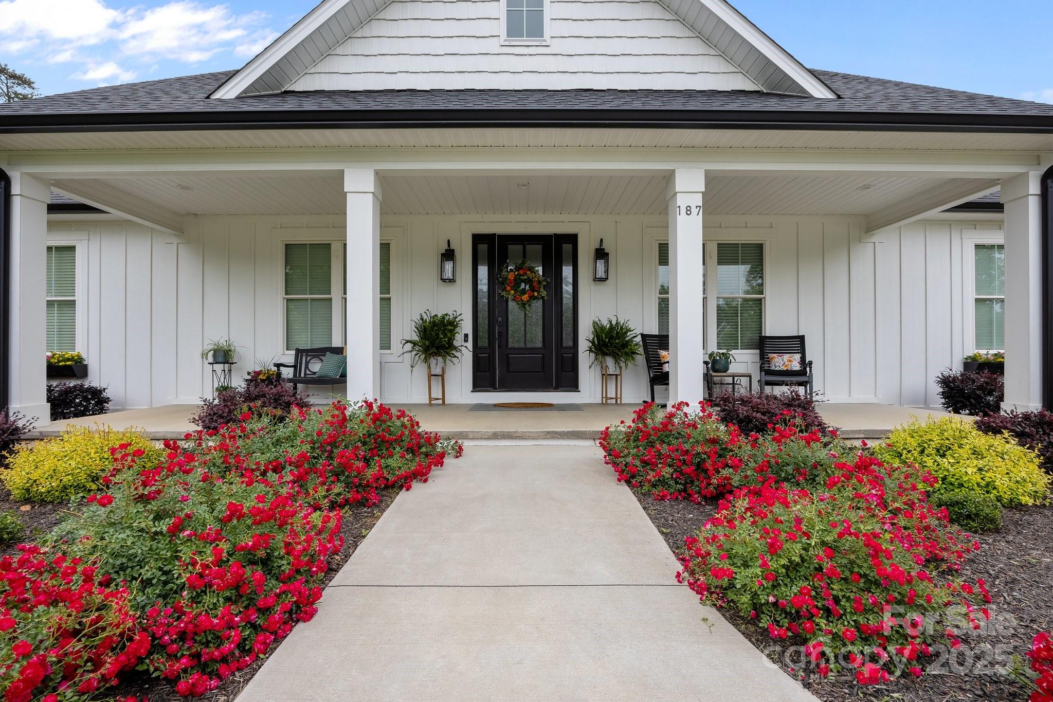 187 Olde Cobblestone Drive Property Photo 1