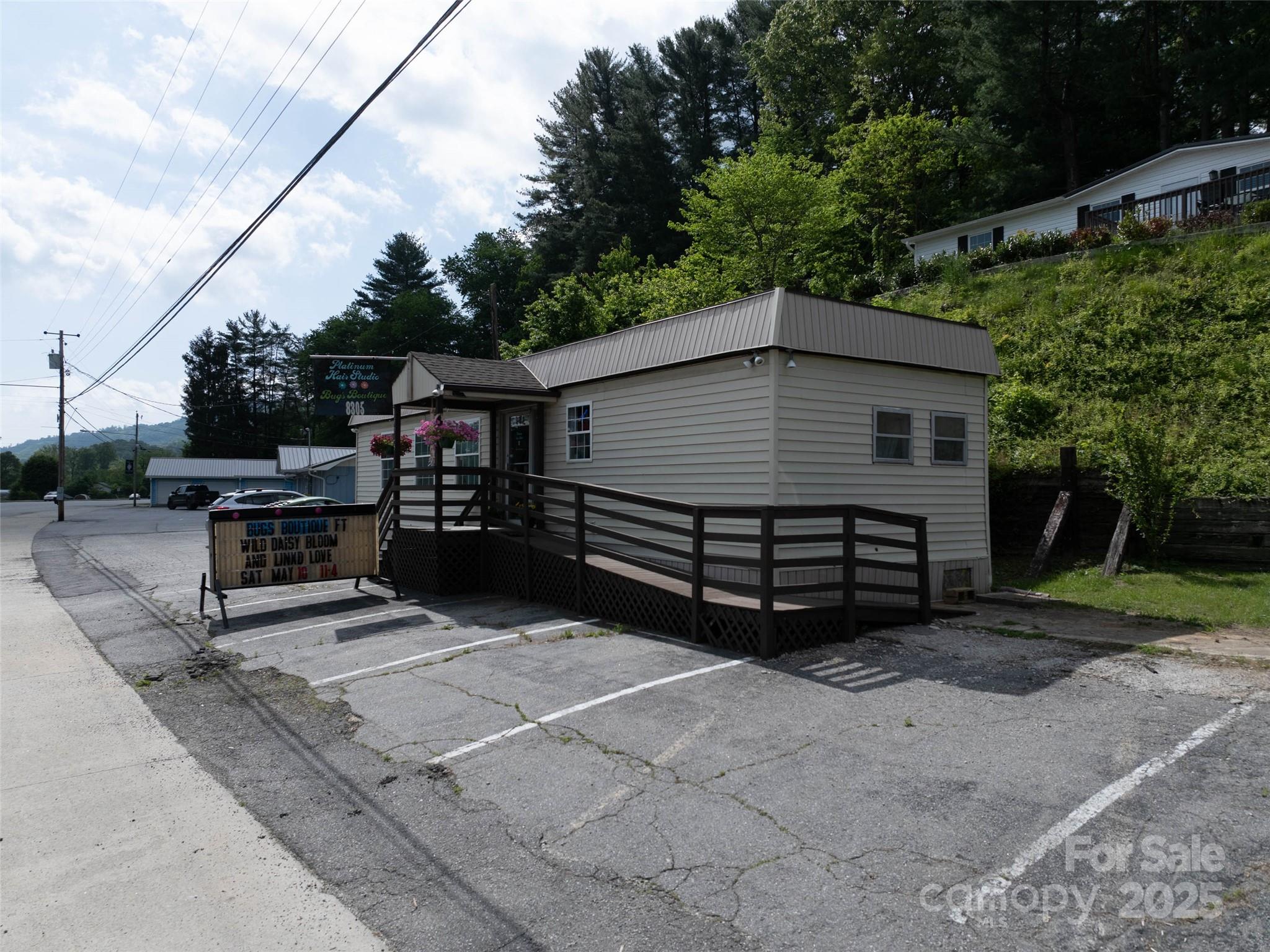 8305 Carolina Boulevard Property Photo 5