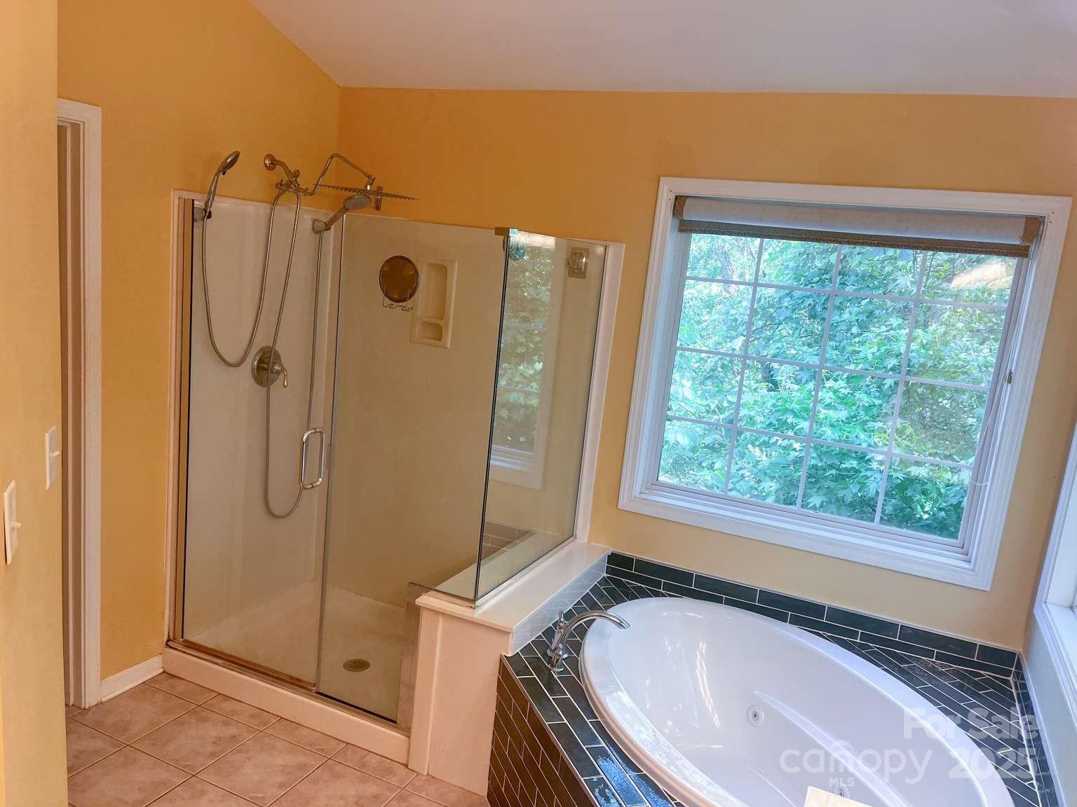 15494 Donnington Drive Property Photo 34