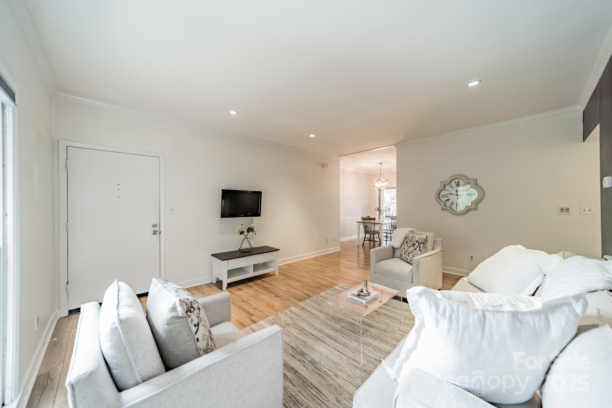 5927 Quail Hollow Road H Property Photo 3