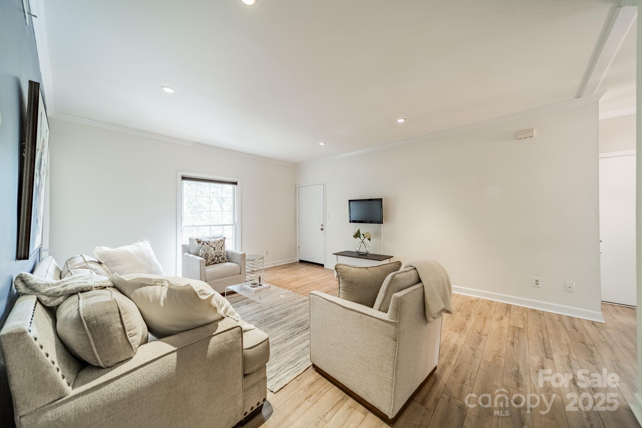 5927 Quail Hollow Road H Property Photo 4