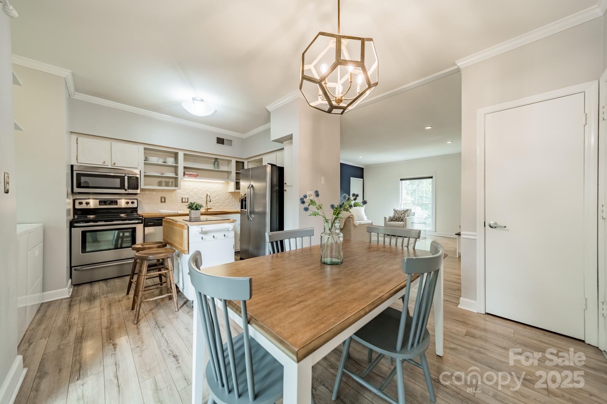 5927 Quail Hollow Road H Property Photo 8