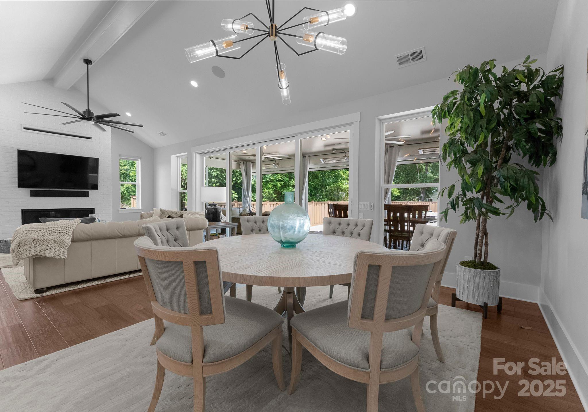 4021 Redwood Avenue Property Photo 14