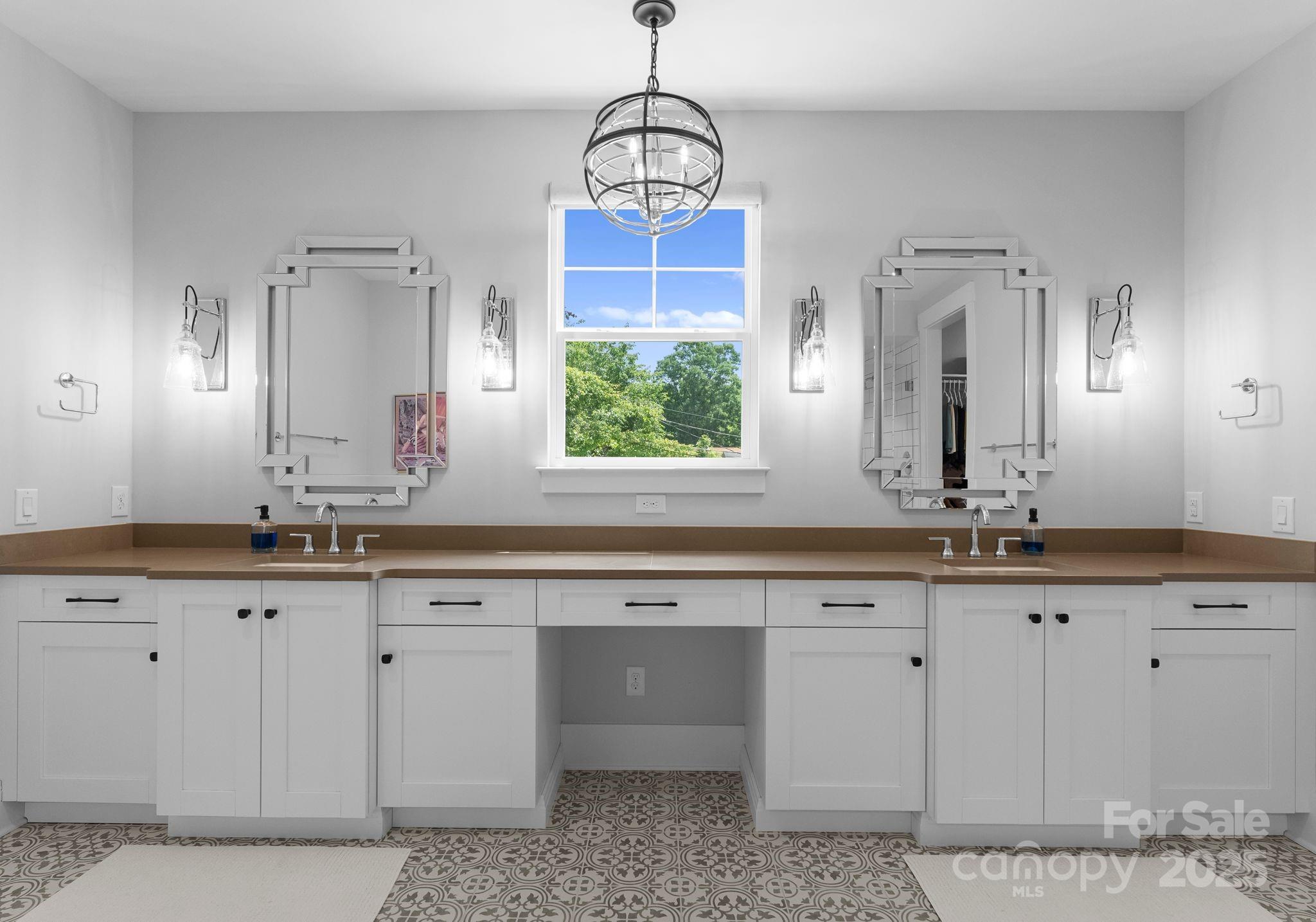 4021 Redwood Avenue Property Photo 17
