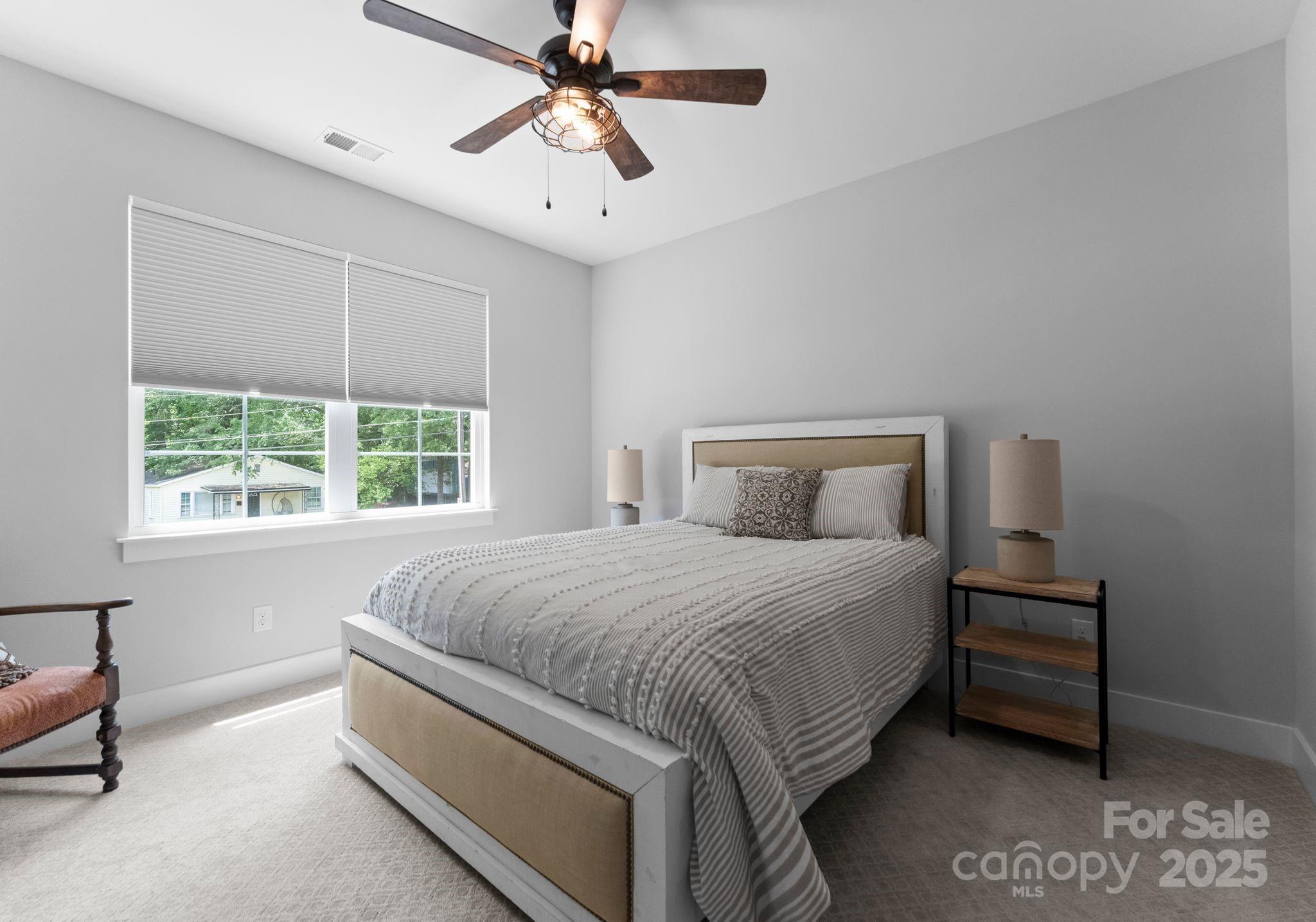 4021 Redwood Avenue Property Photo 20