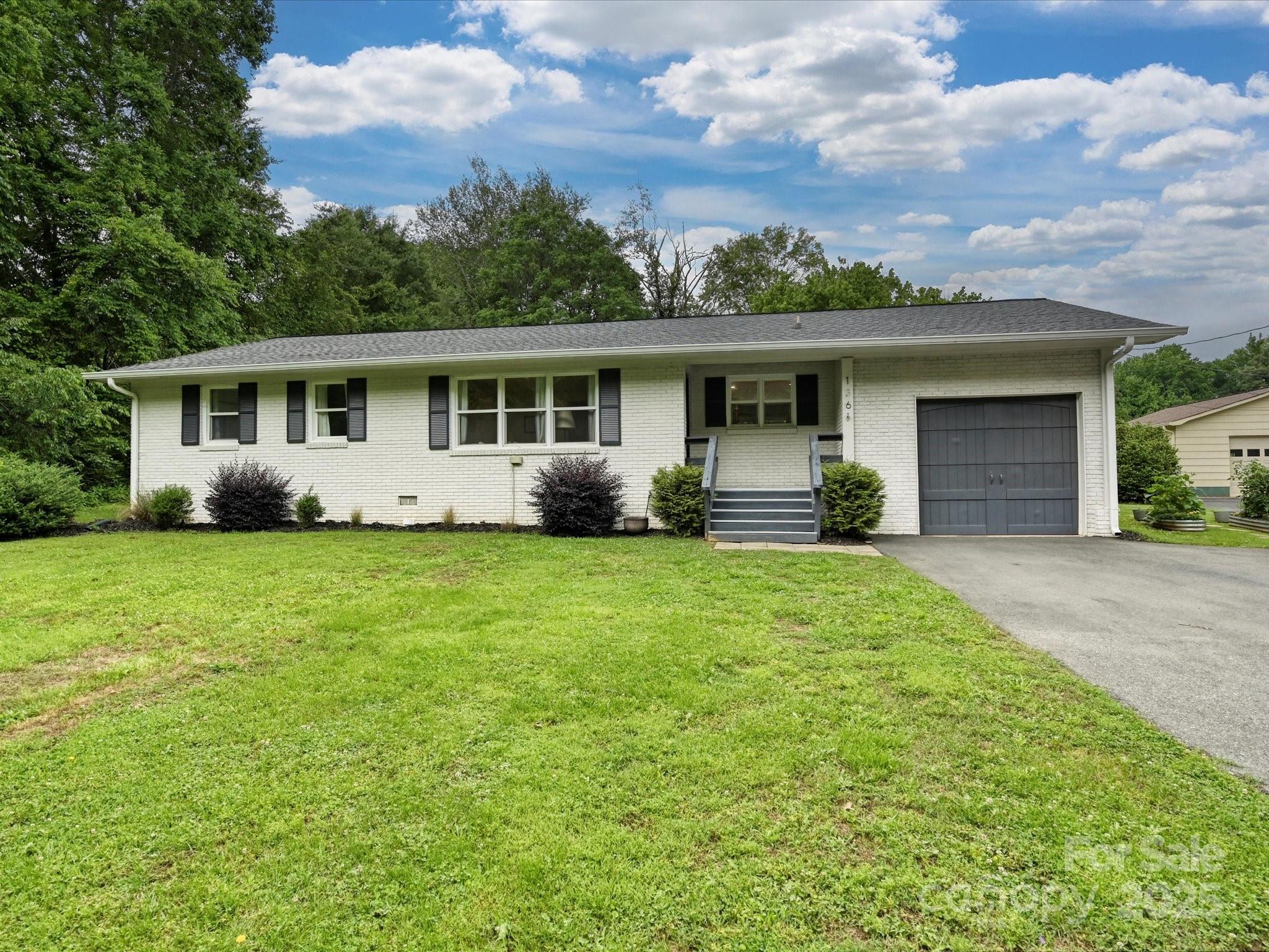 136 Gable Road Property Photo