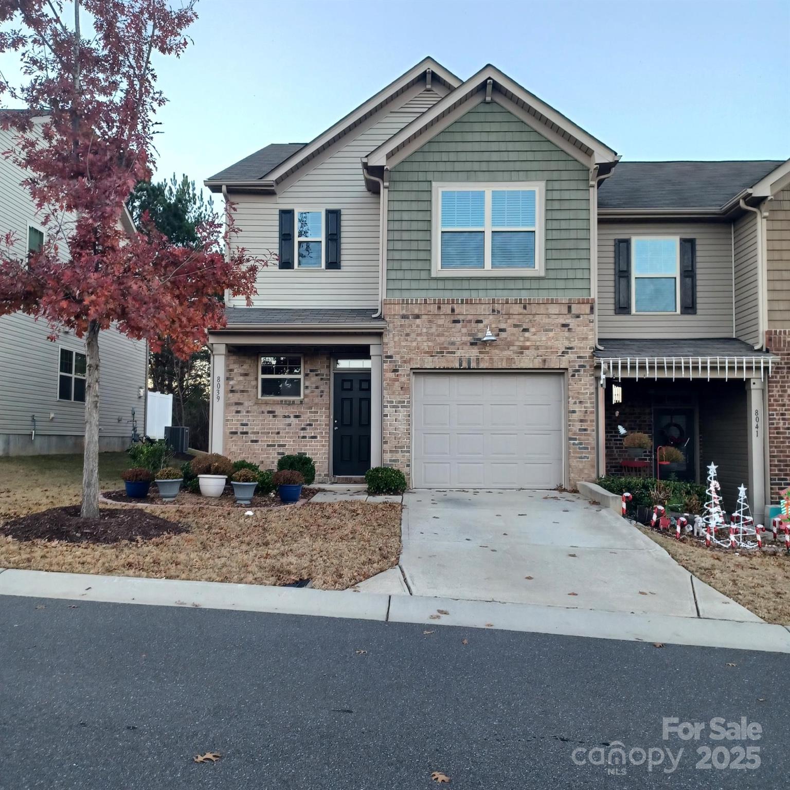 8039 Scarlet Oak Terrace Property Photo 1