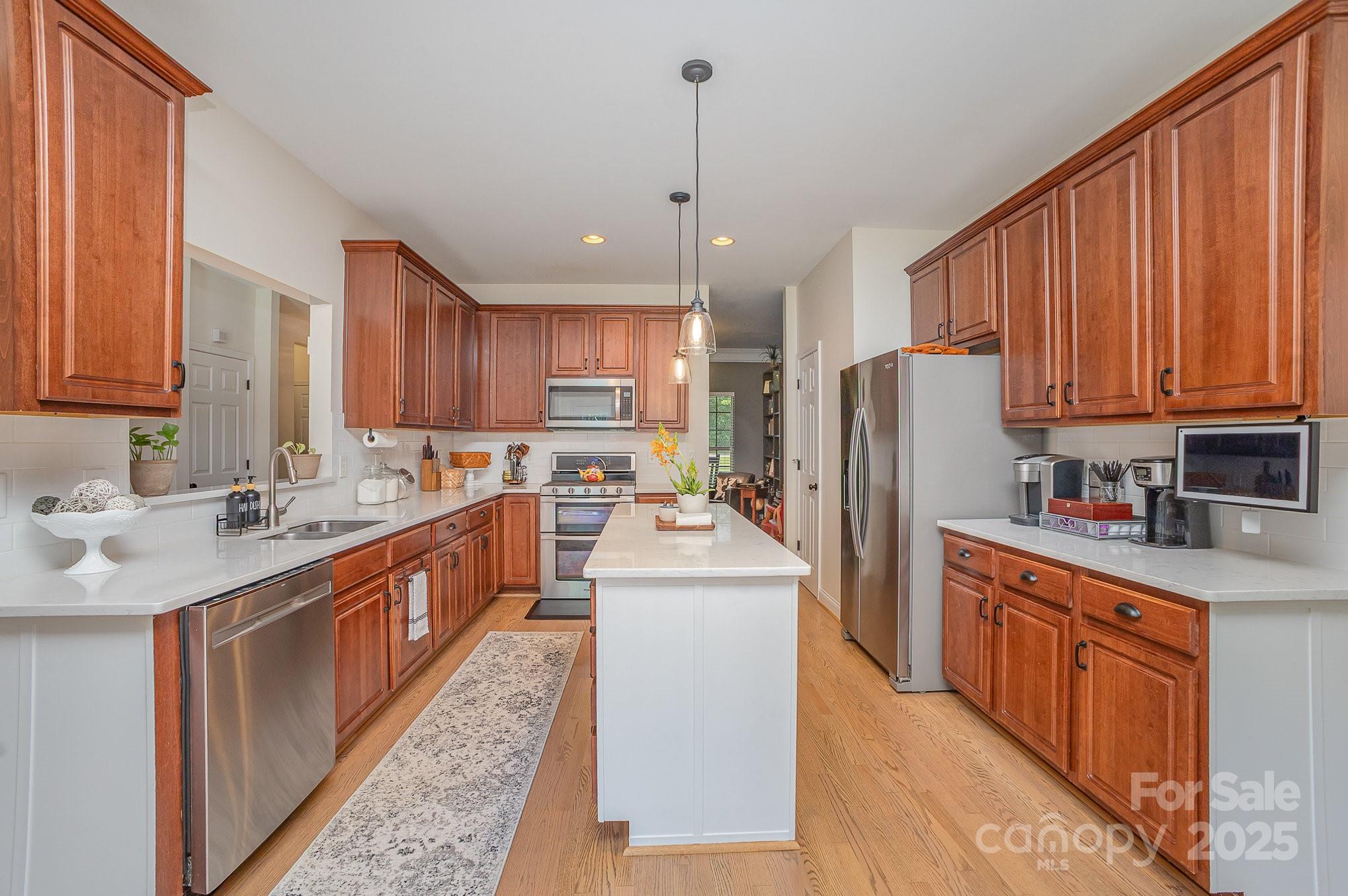 8121 Cane Pointe Lane Property Photo 17