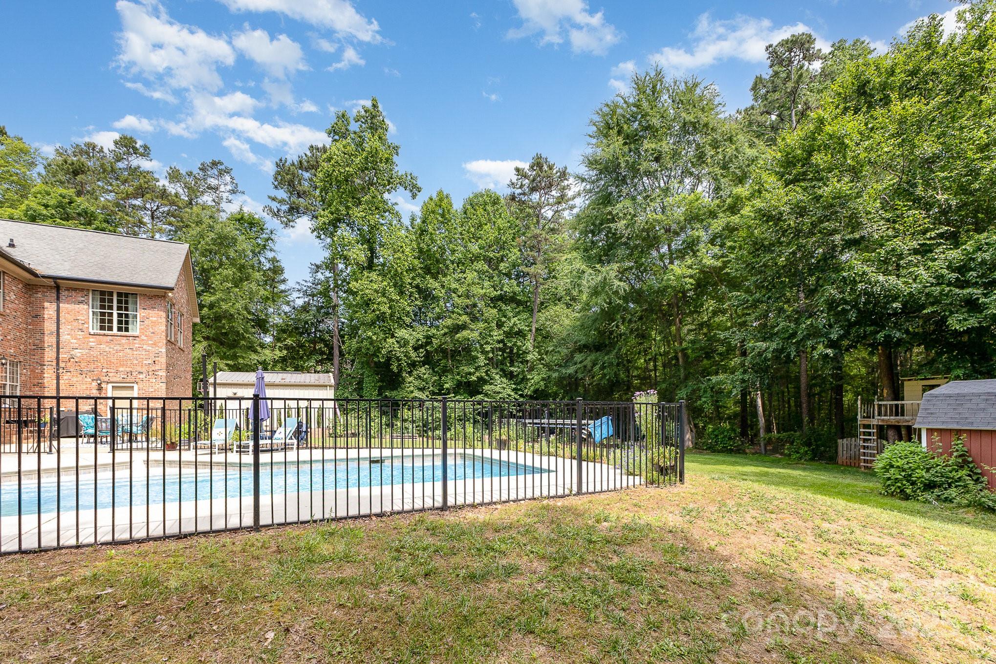 8121 Cane Pointe Lane Property Photo 32