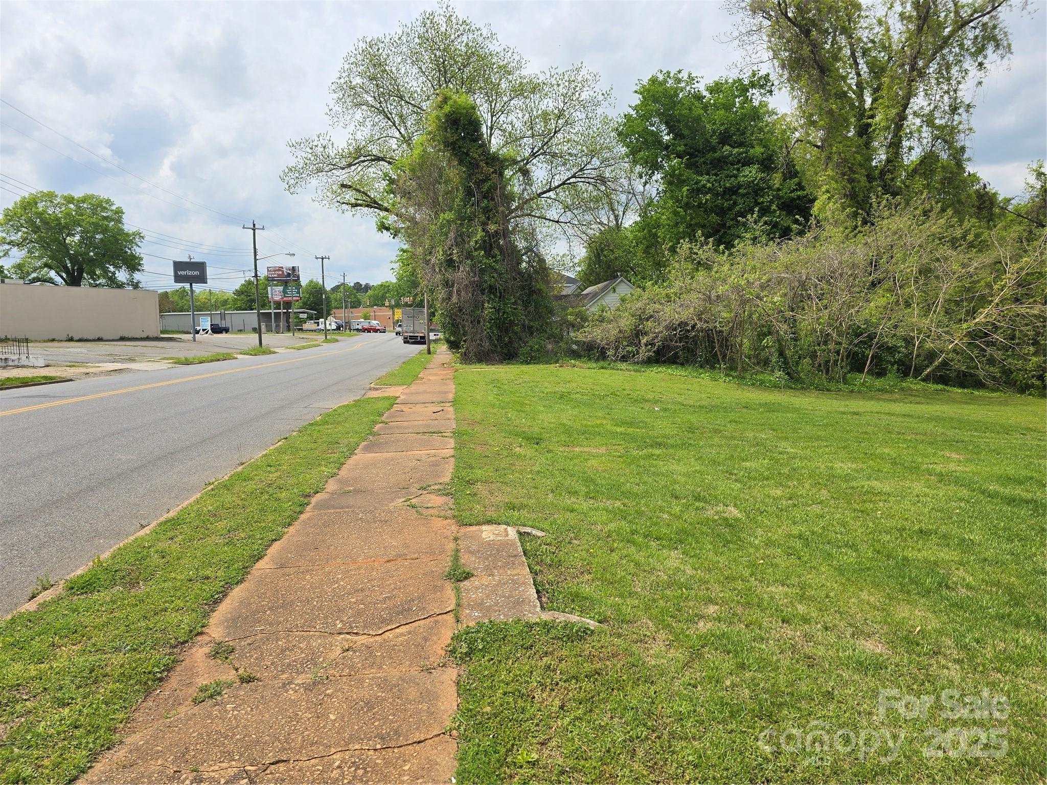 530 W Frederick Street Property Photo 4