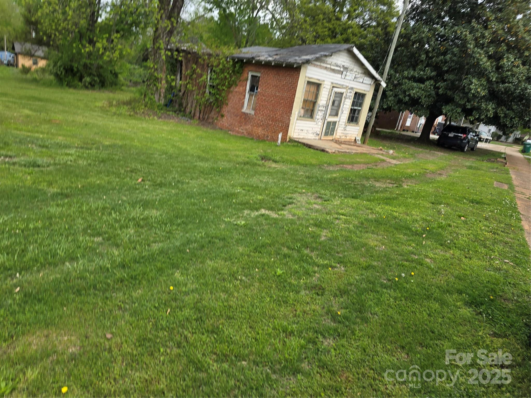 530 W Frederick Street Property Photo 8
