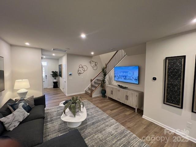216 Laura Elizabeth Lane Property Photo 6