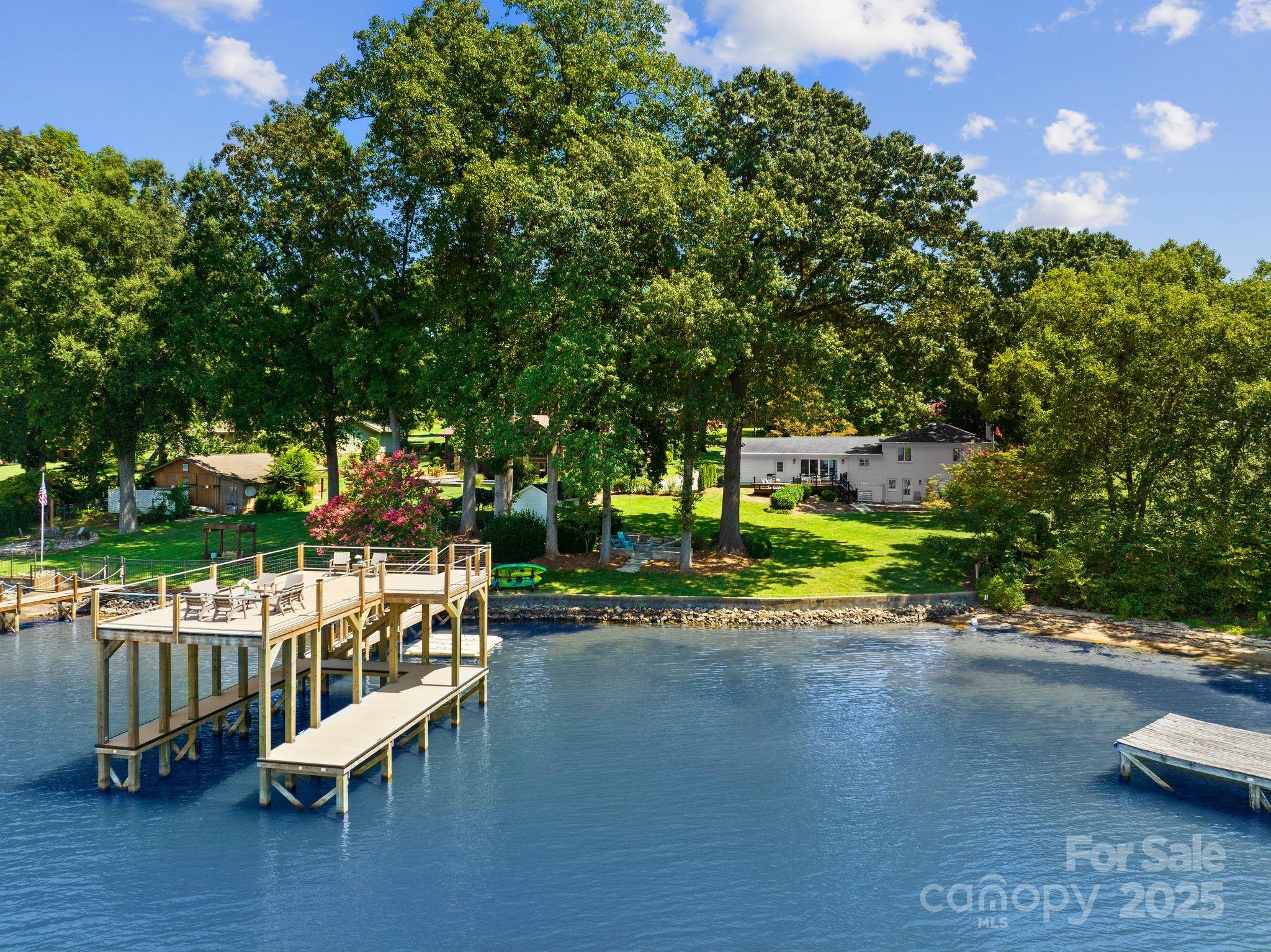 138 Lakefront Drive Property Photo