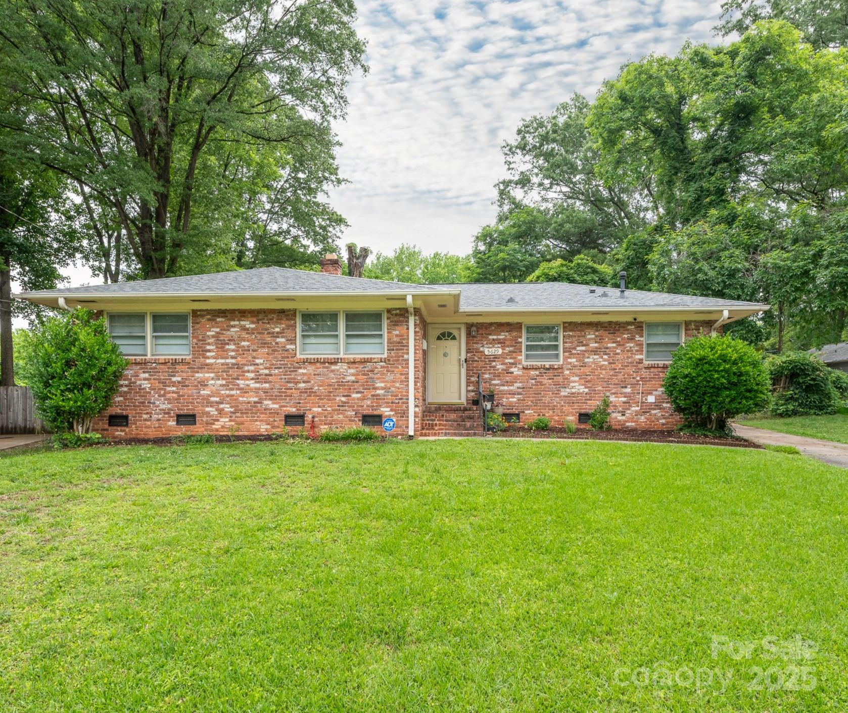 5629 Ruth Drive Property Photo 1