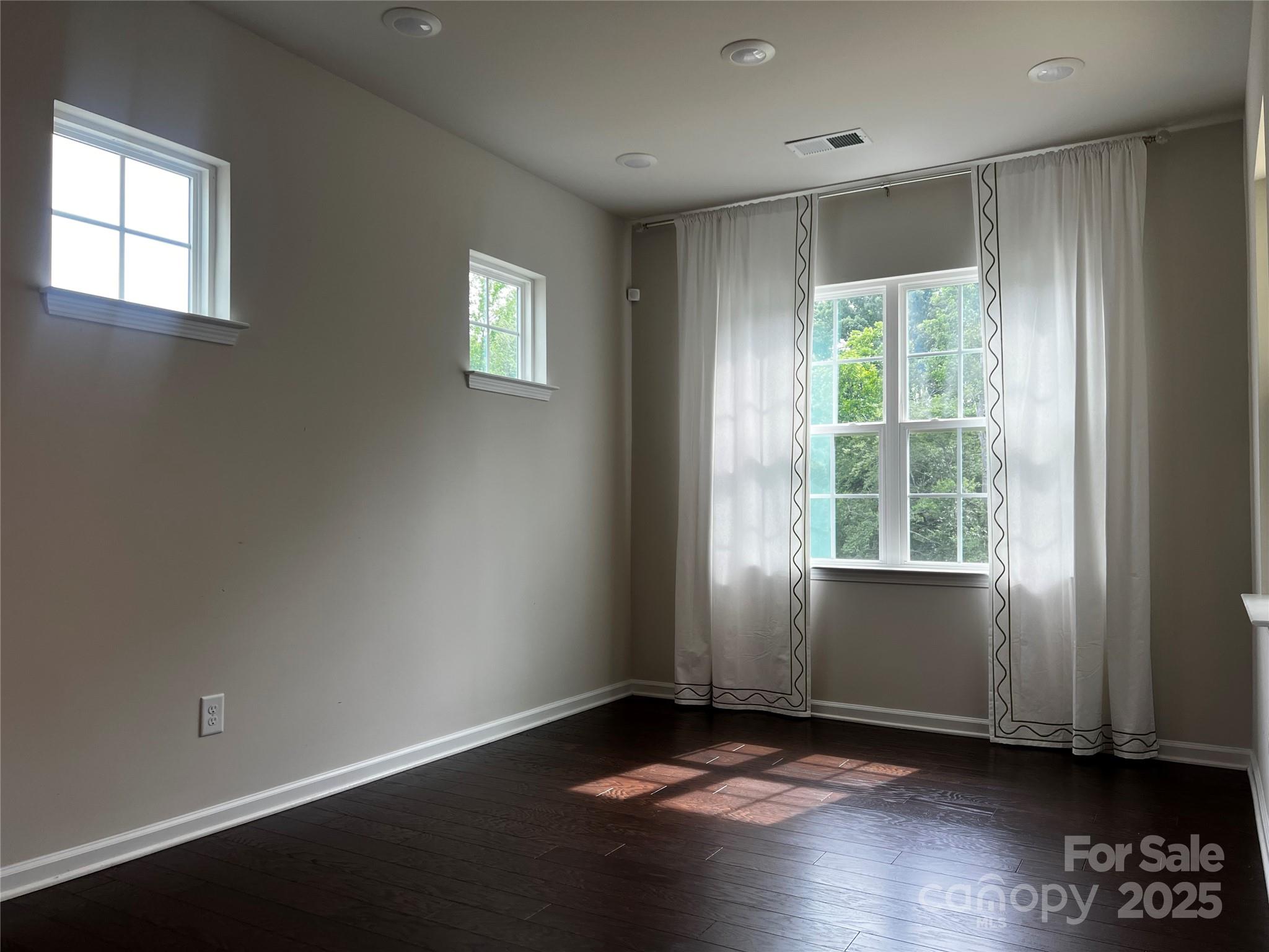 147 Dubois Drive Property Photo 12